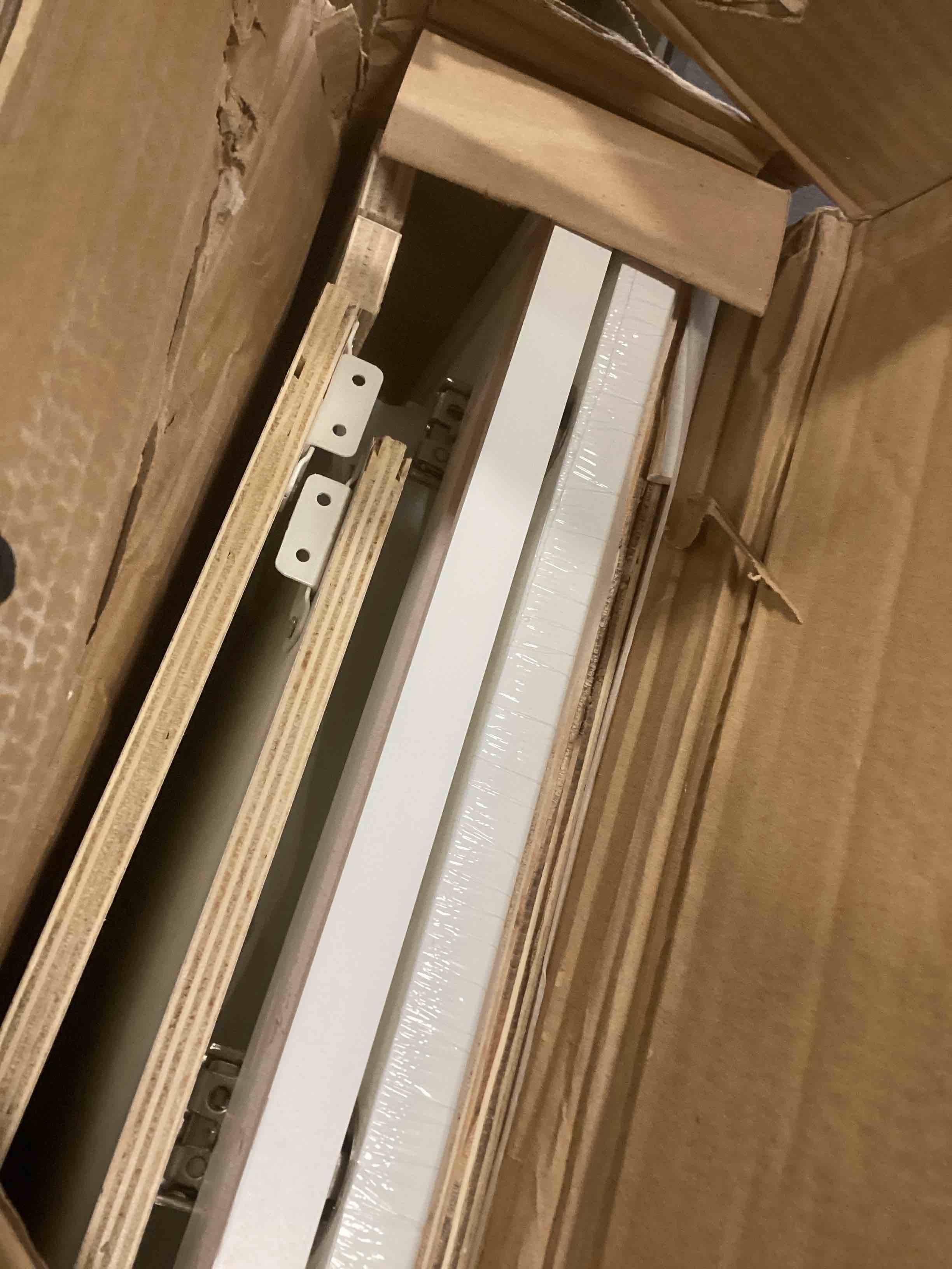 https://s3.amazonaws.com/lotting-images-prod/bidfta/PPE2083666_1739565630516.jpeg