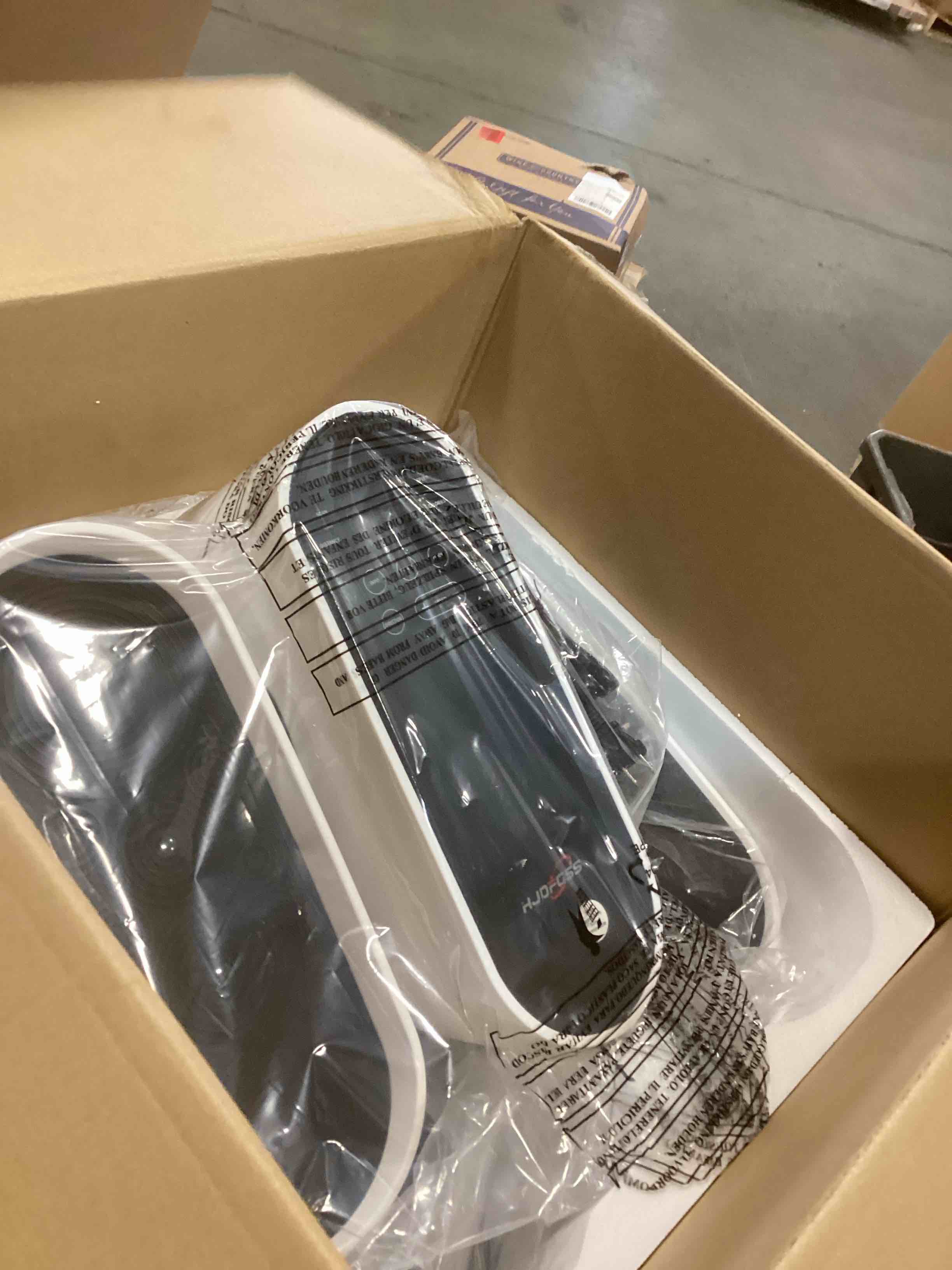 https://s3.amazonaws.com/lotting-images-prod/bidfta/PPE2083687_1739567783416.jpeg
