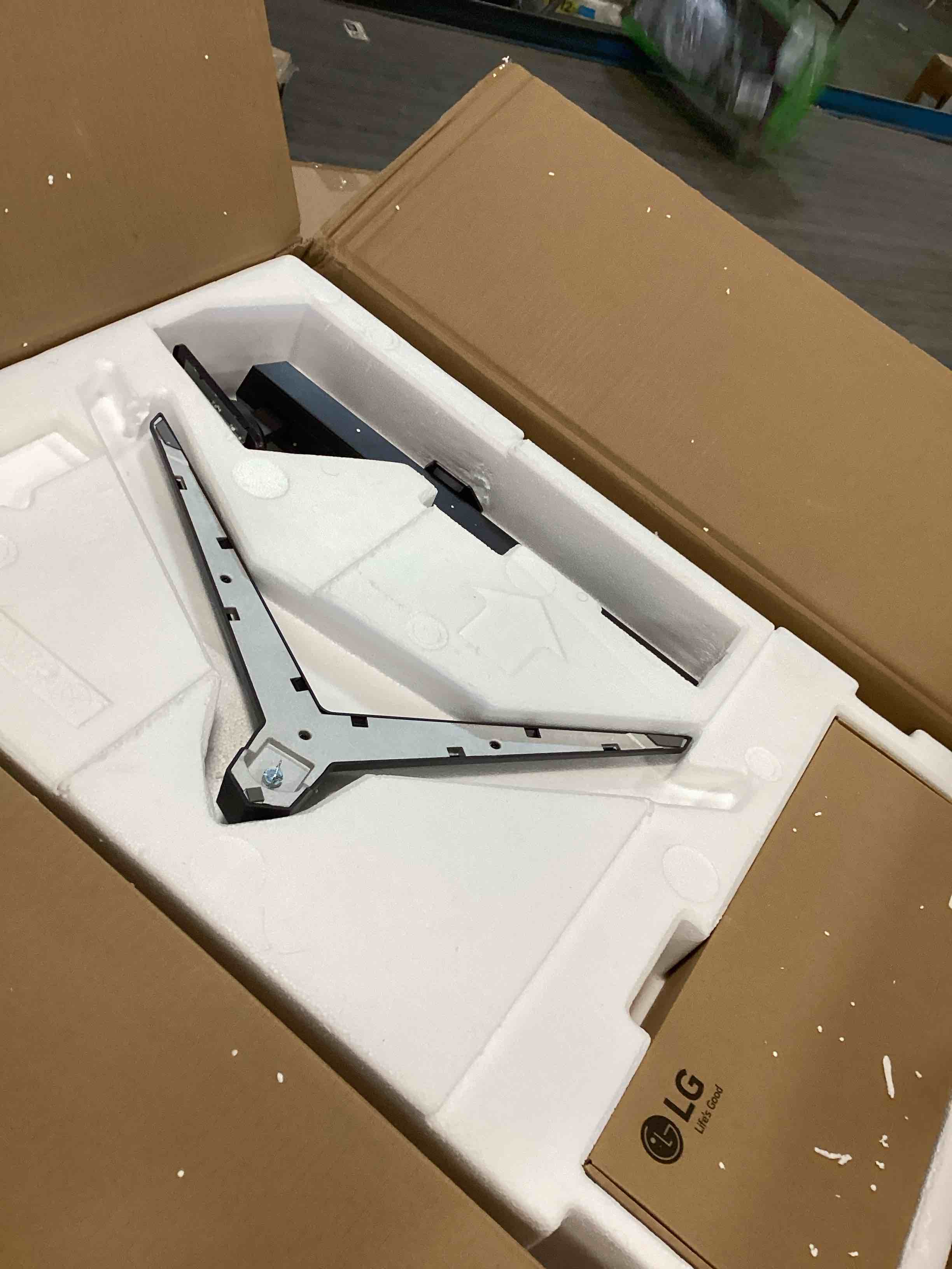 https://s3.amazonaws.com/lotting-images-prod/bidfta/PPE2083990_1739820510081.jpeg