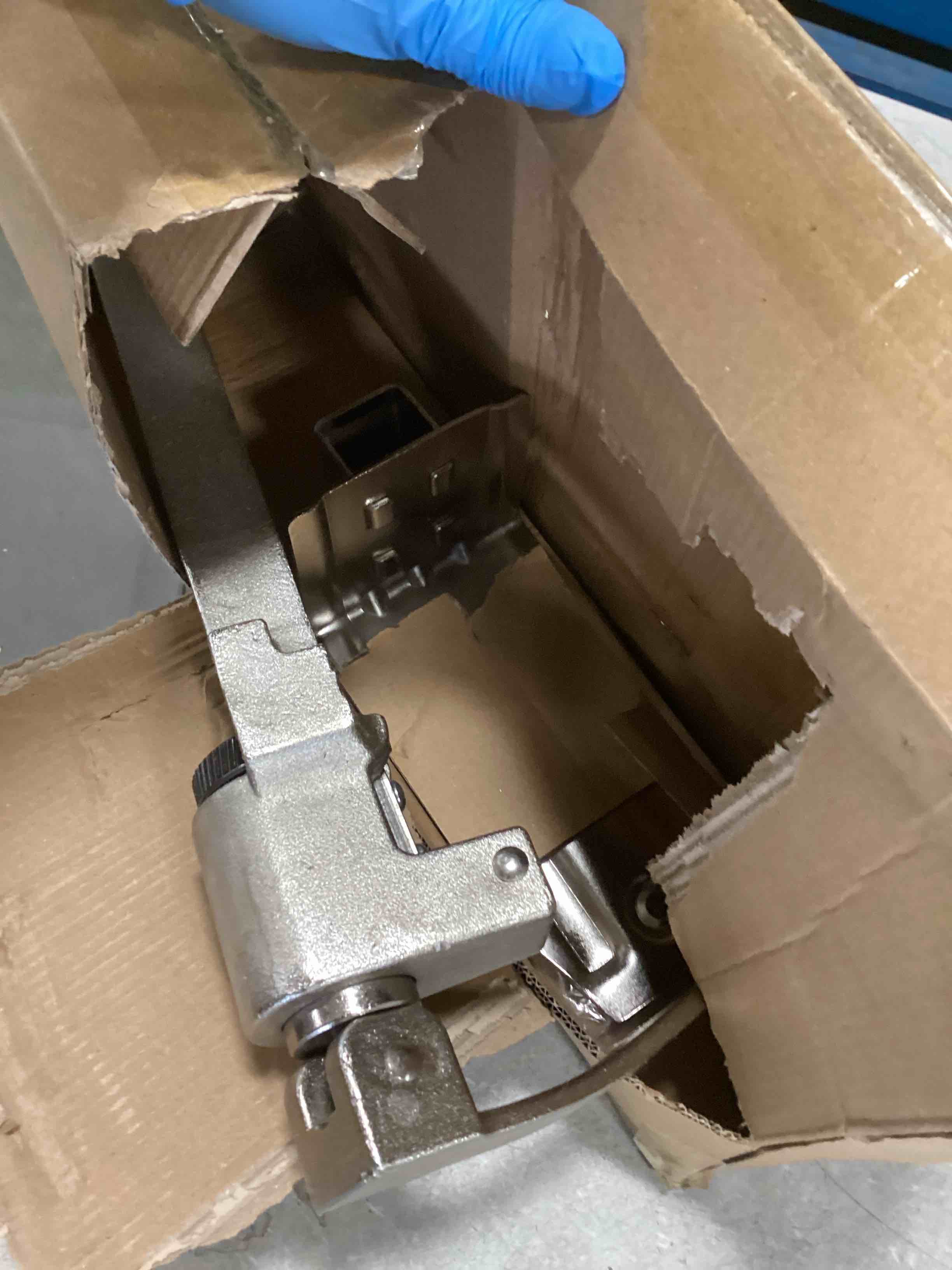 https://s3.amazonaws.com/lotting-images-prod/bidfta/PPE2084819_1740151514456.jpeg