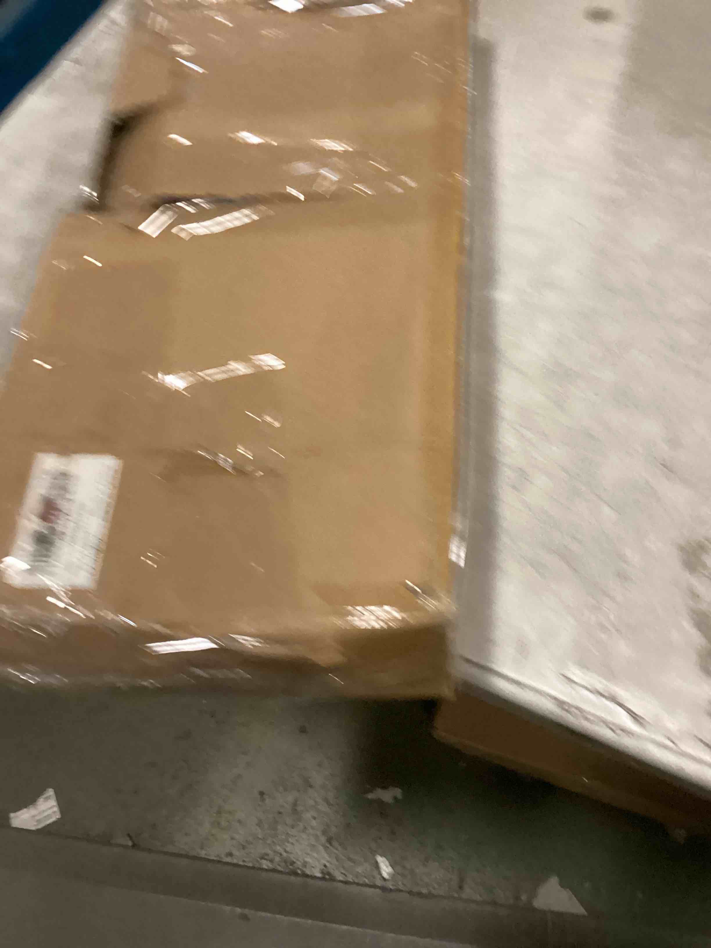 https://s3.amazonaws.com/lotting-images-prod/bidfta/PPE2084819_1740151625139.jpeg