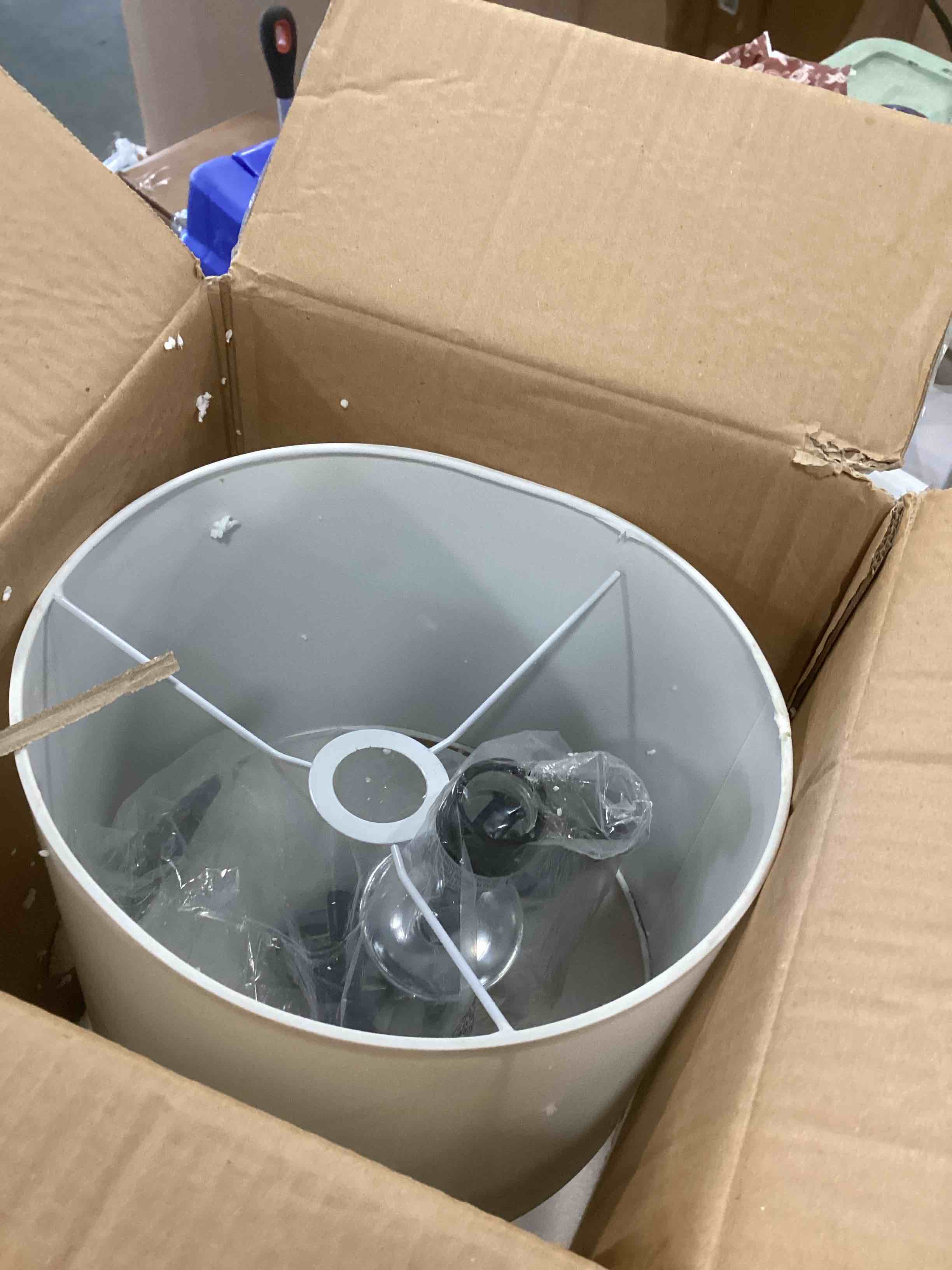 https://s3.amazonaws.com/lotting-images-prod/bidfta/PPE2085163_1740417926036.jpeg