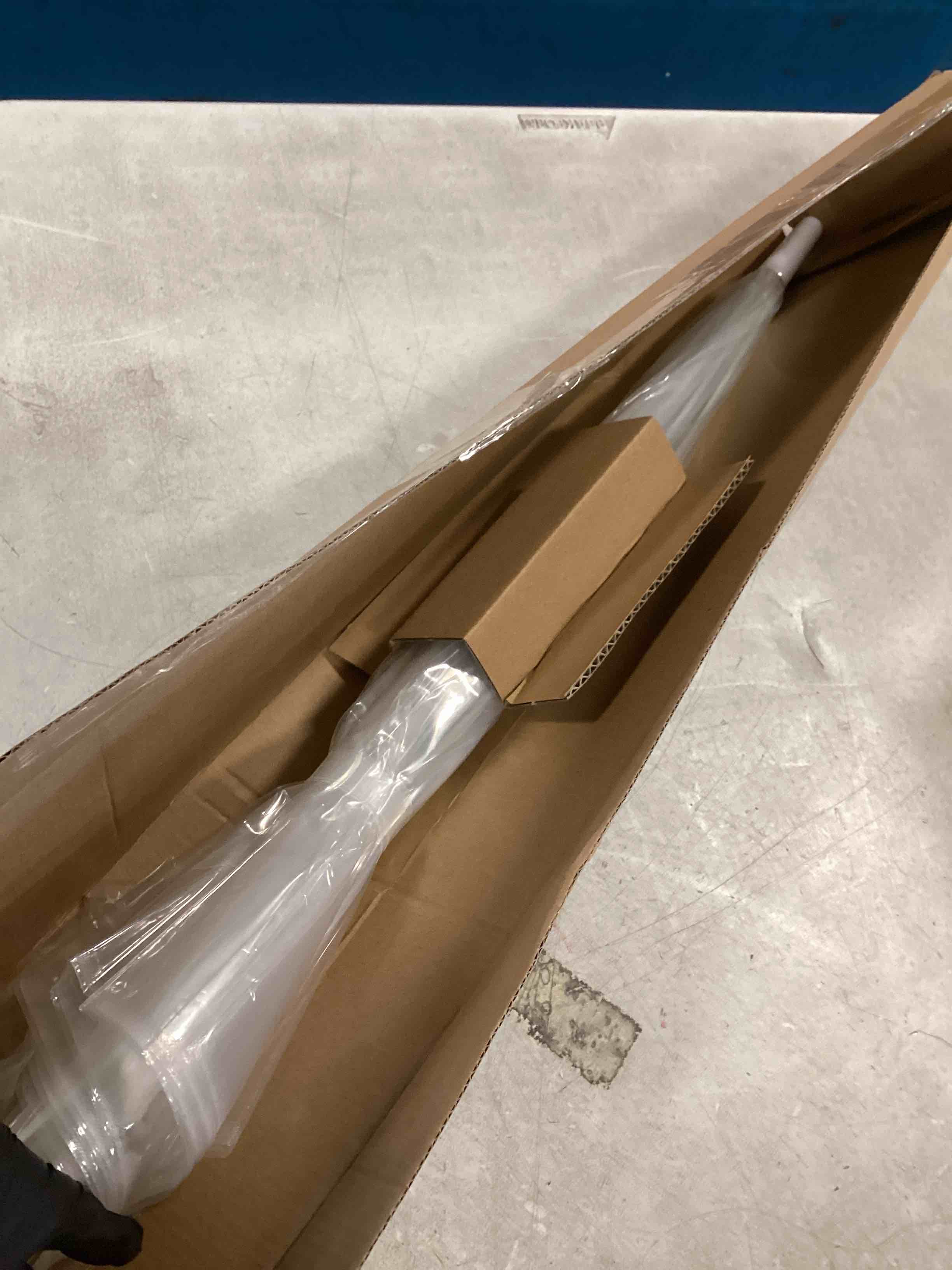 https://s3.amazonaws.com/lotting-images-prod/bidfta/PPE2085464_1740511713045.jpeg