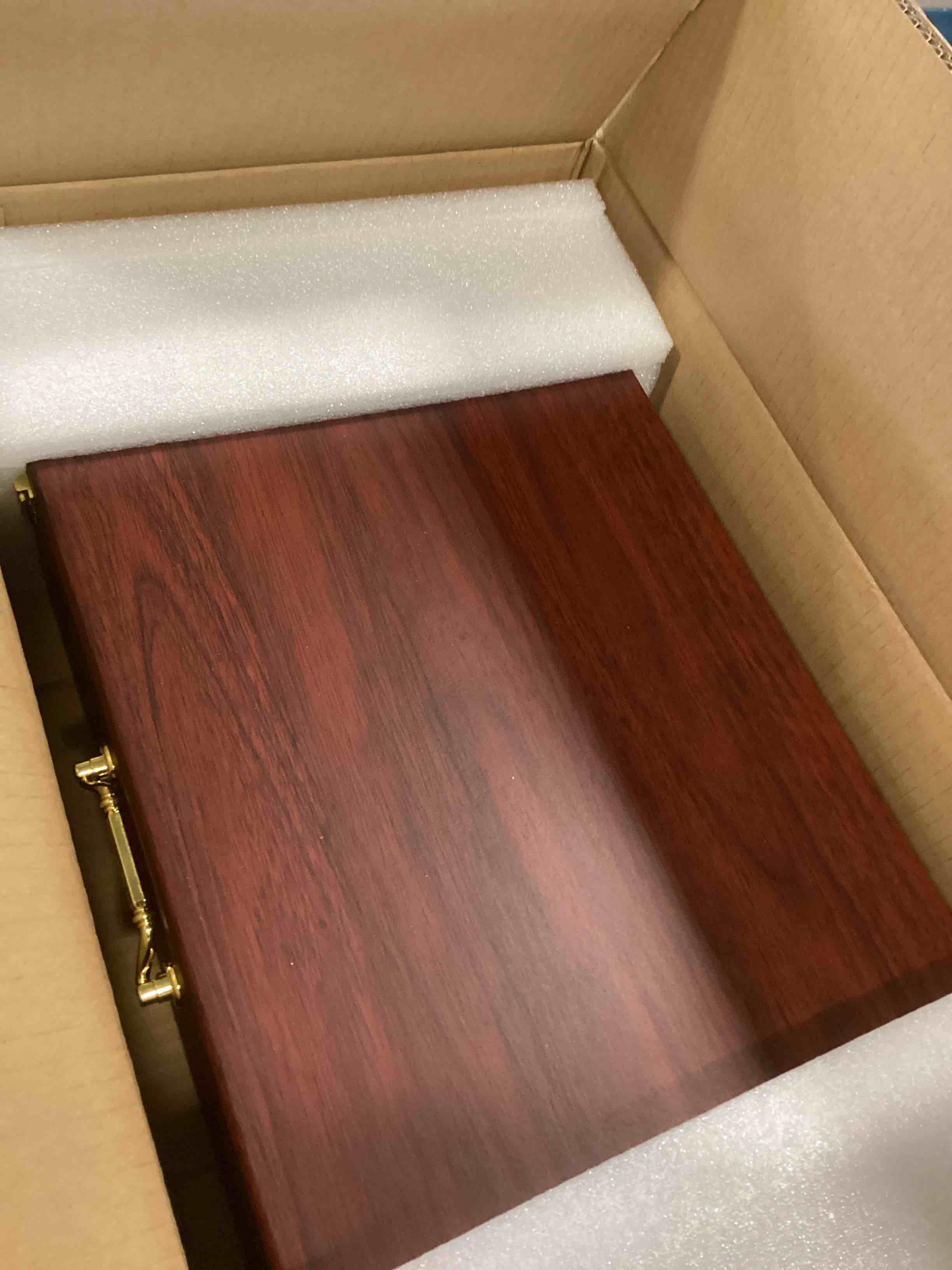 https://s3.amazonaws.com/lotting-images-prod/bidfta/PPE2085492_1740516749588.jpeg