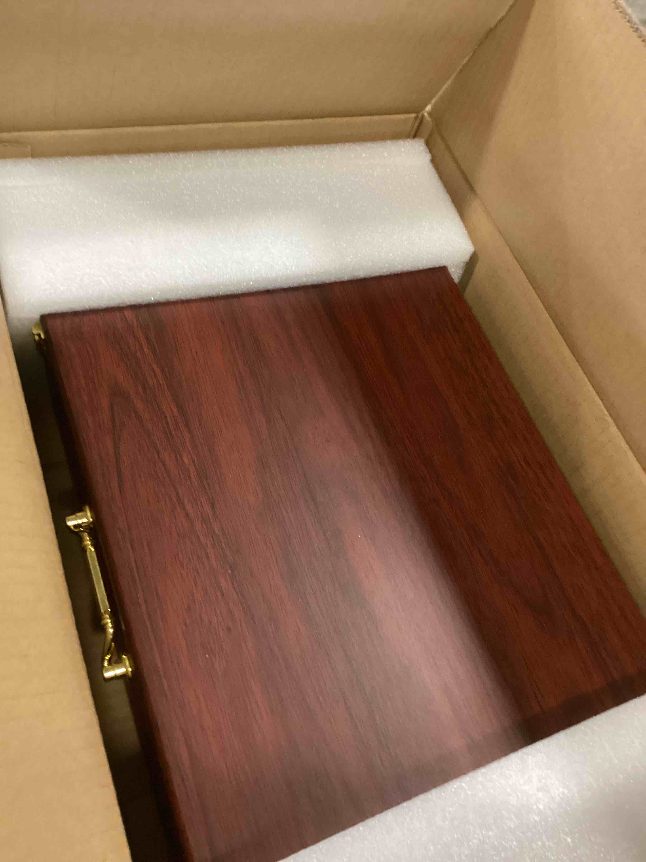 https://s3.amazonaws.com/lotting-images-prod/bidfta/PPE2085492_1740516750730.jpeg