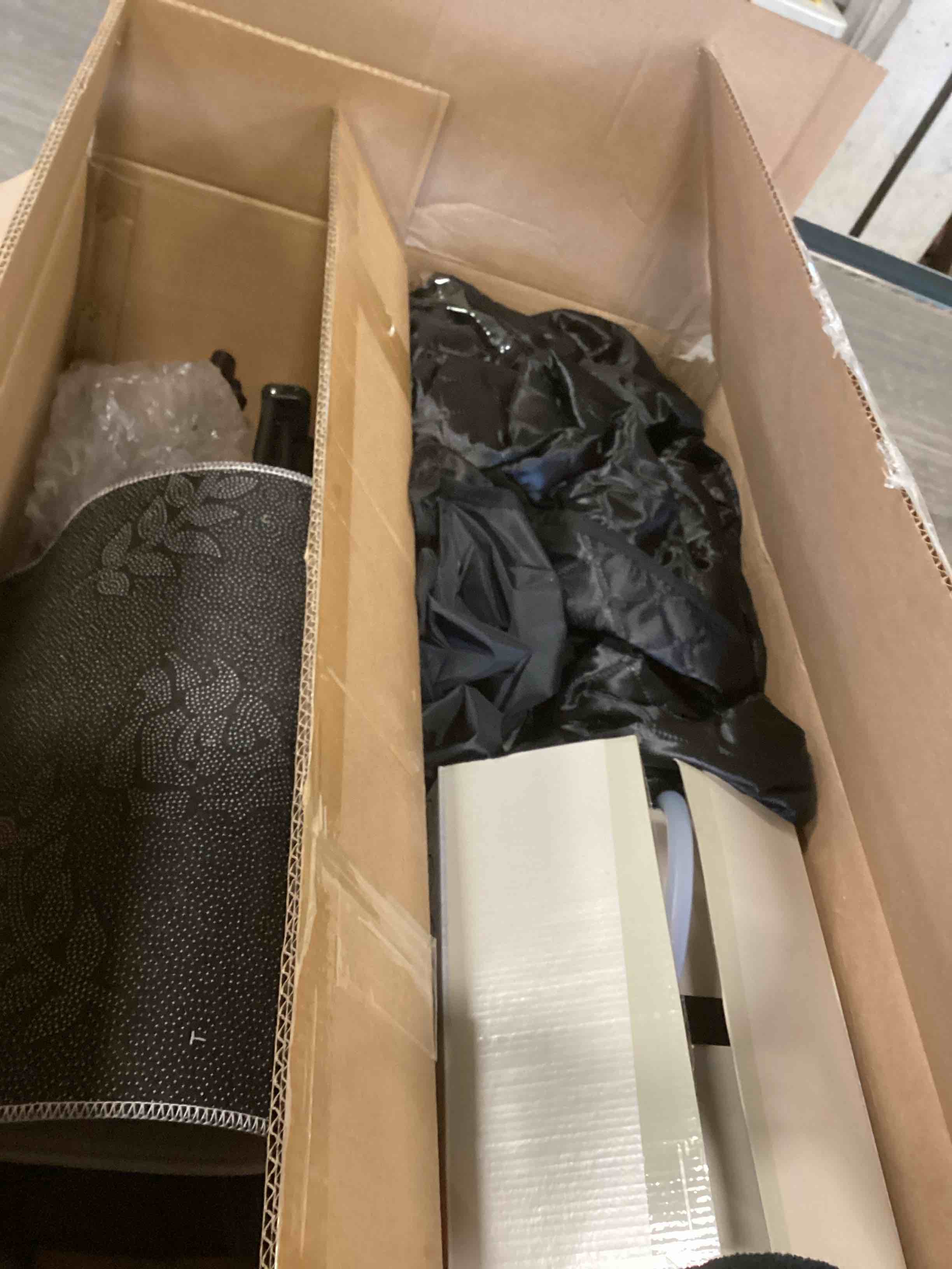 https://s3.amazonaws.com/lotting-images-prod/bidfta/PPE2085495_1740516981929.jpeg