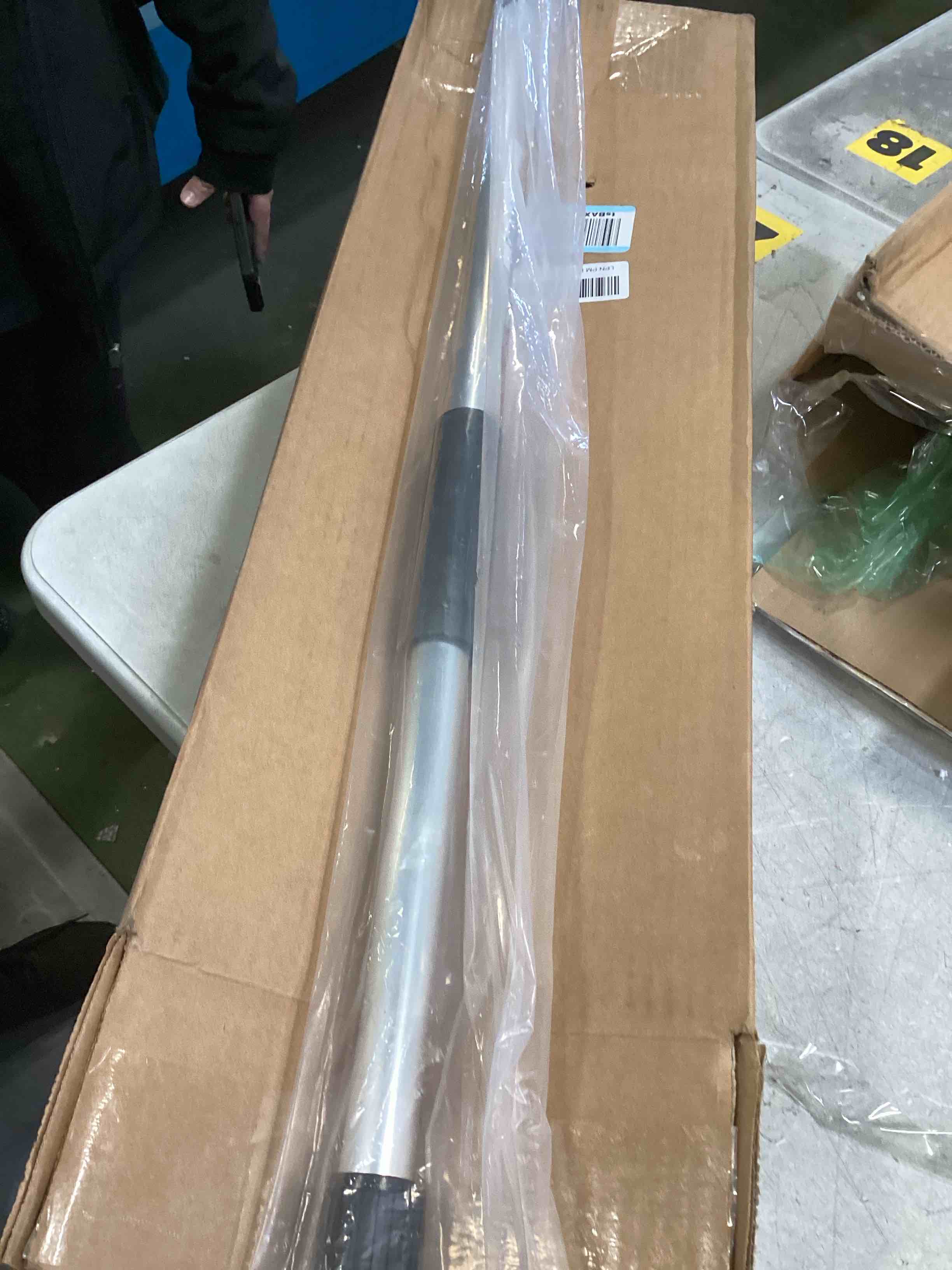 https://s3.amazonaws.com/lotting-images-prod/bidfta/PPE2086366_1739550186656.jpeg