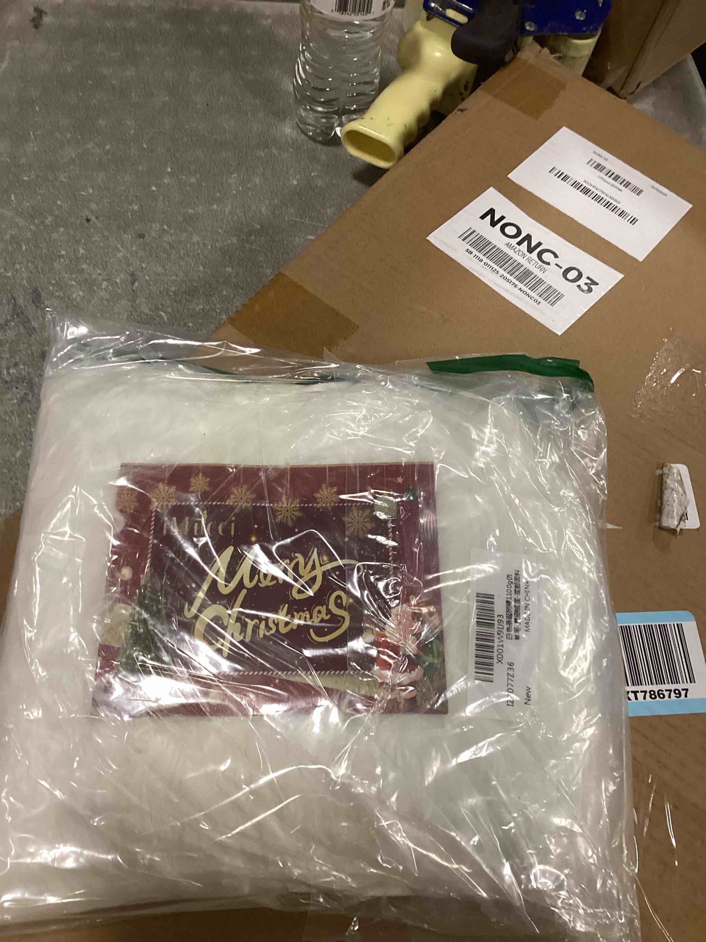 https://s3.amazonaws.com/lotting-images-prod/bidfta/PPE2086551_1739794396233.jpeg