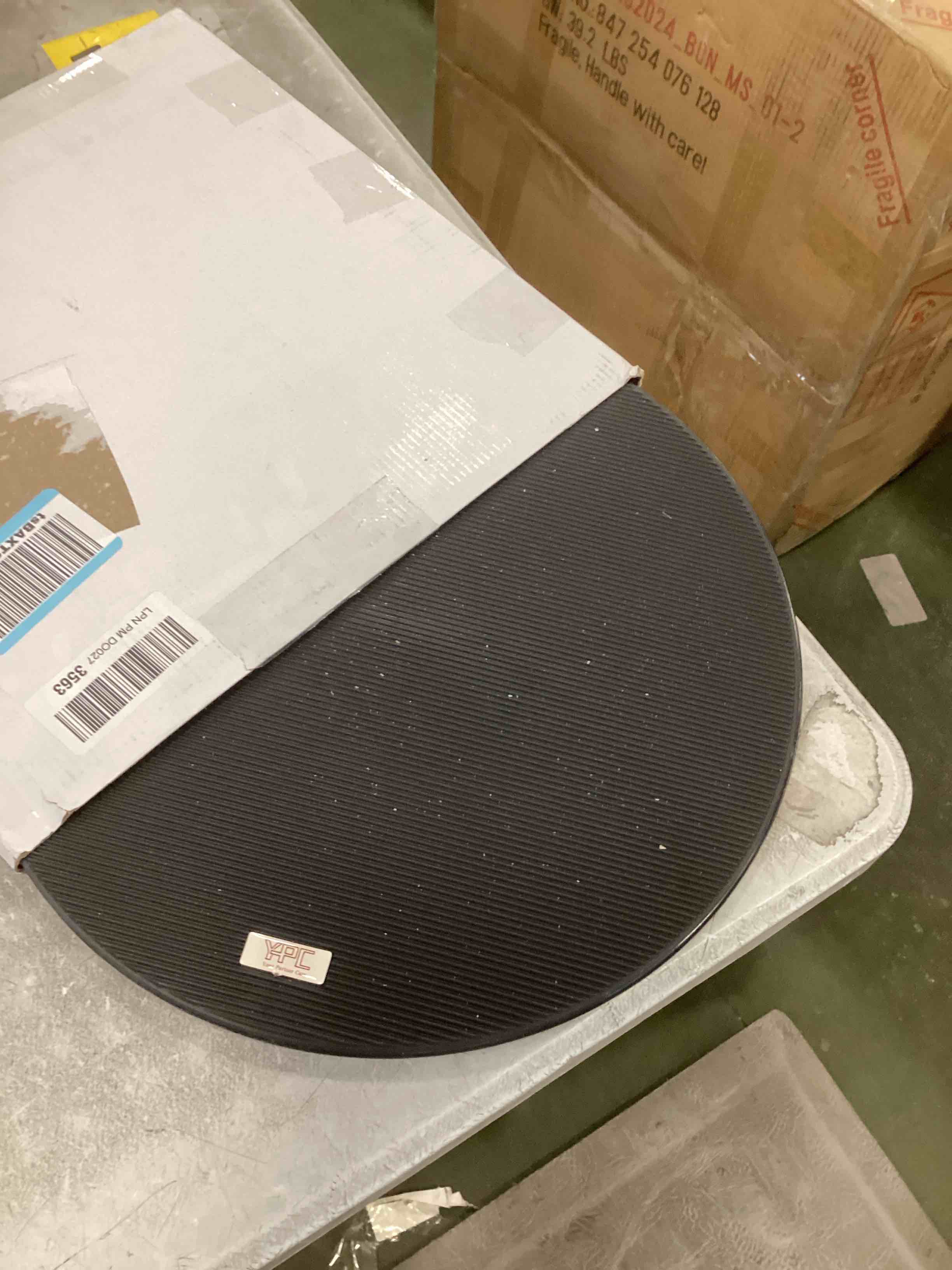 https://s3.amazonaws.com/lotting-images-prod/bidfta/PPE2086618_1739800229733.jpeg