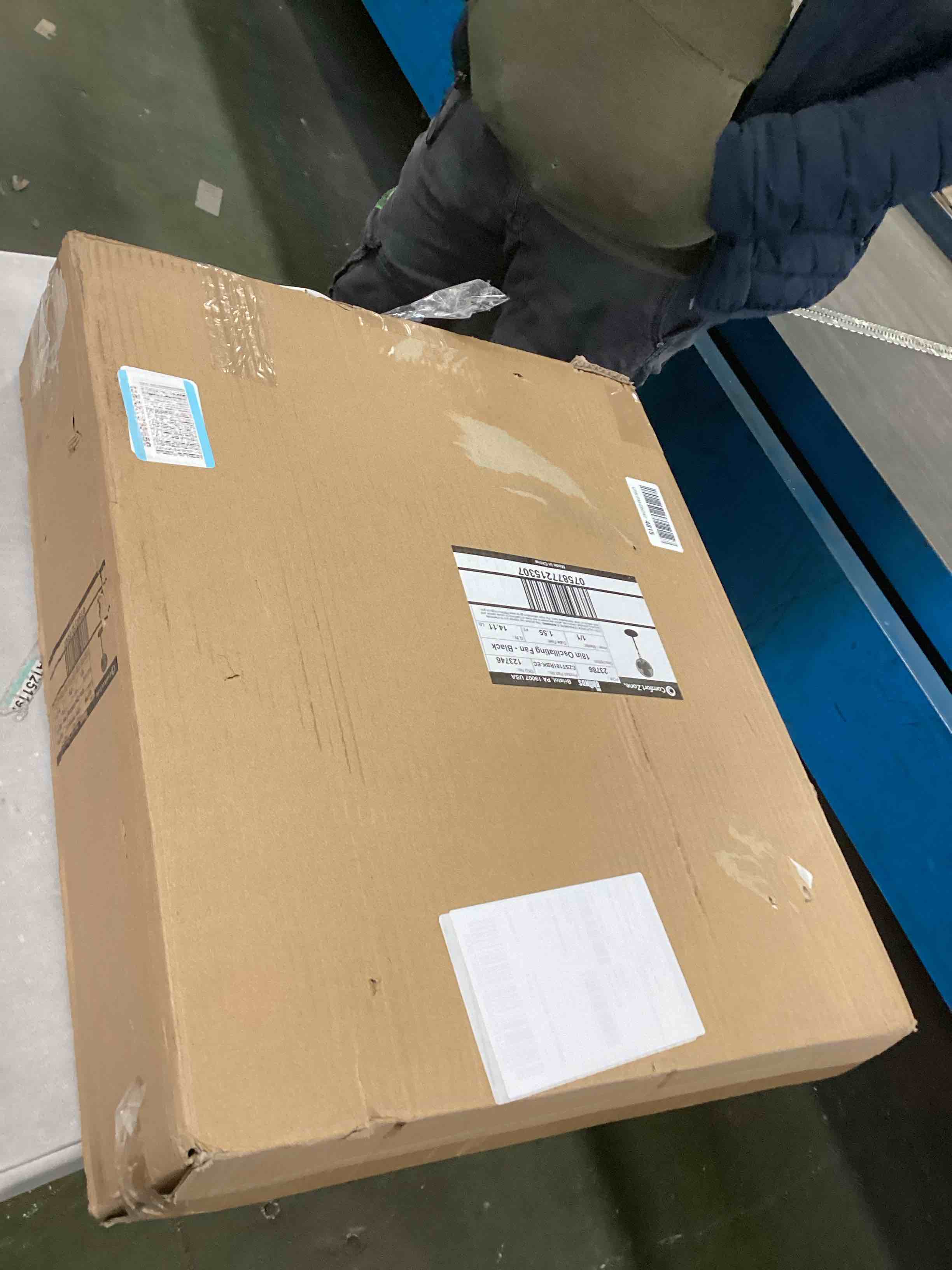 https://s3.amazonaws.com/lotting-images-prod/bidfta/PPE2086987_1739902597045.jpeg