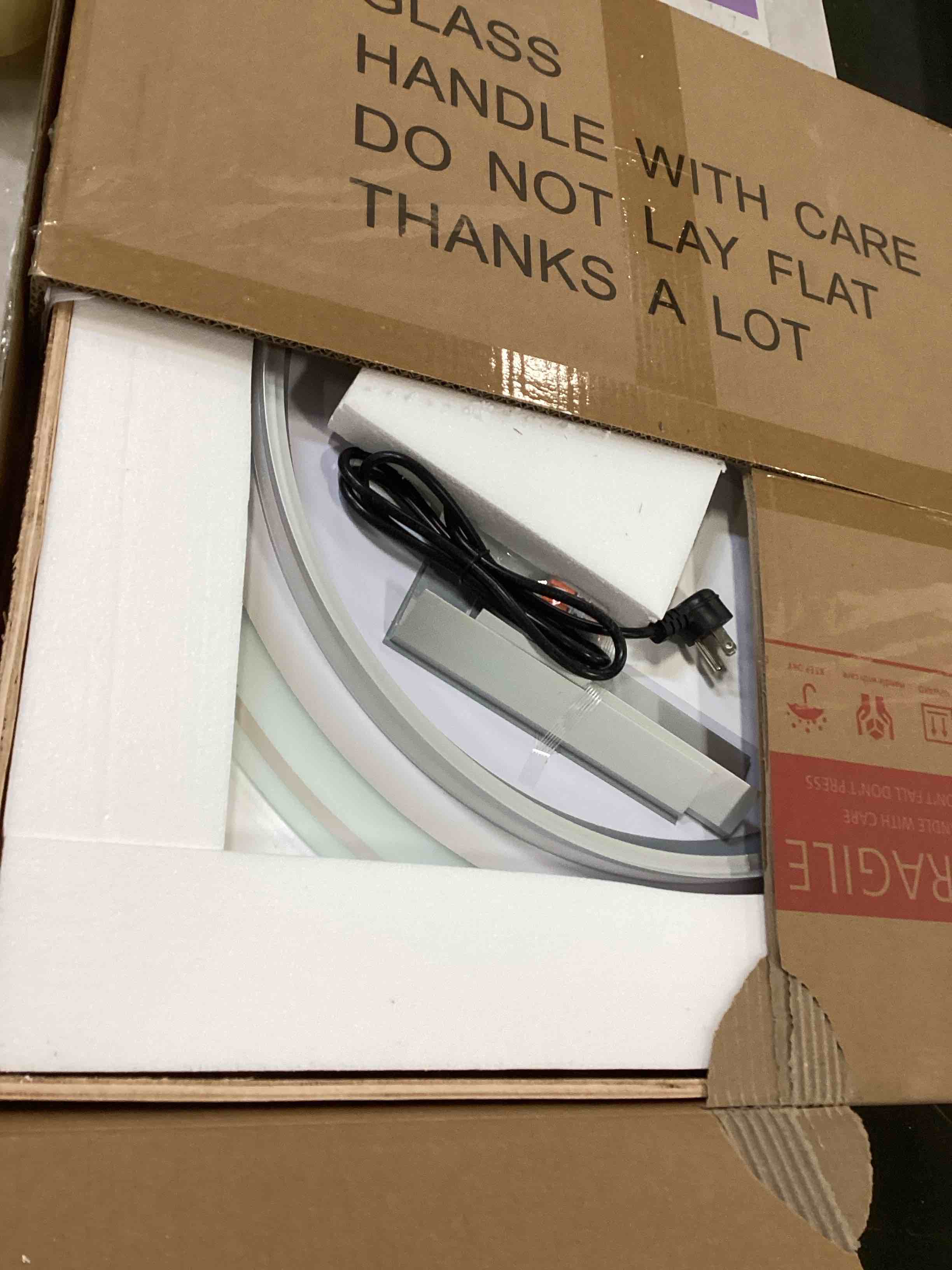 https://s3.amazonaws.com/lotting-images-prod/bidfta/PPE2087006_1739904147035.jpeg
