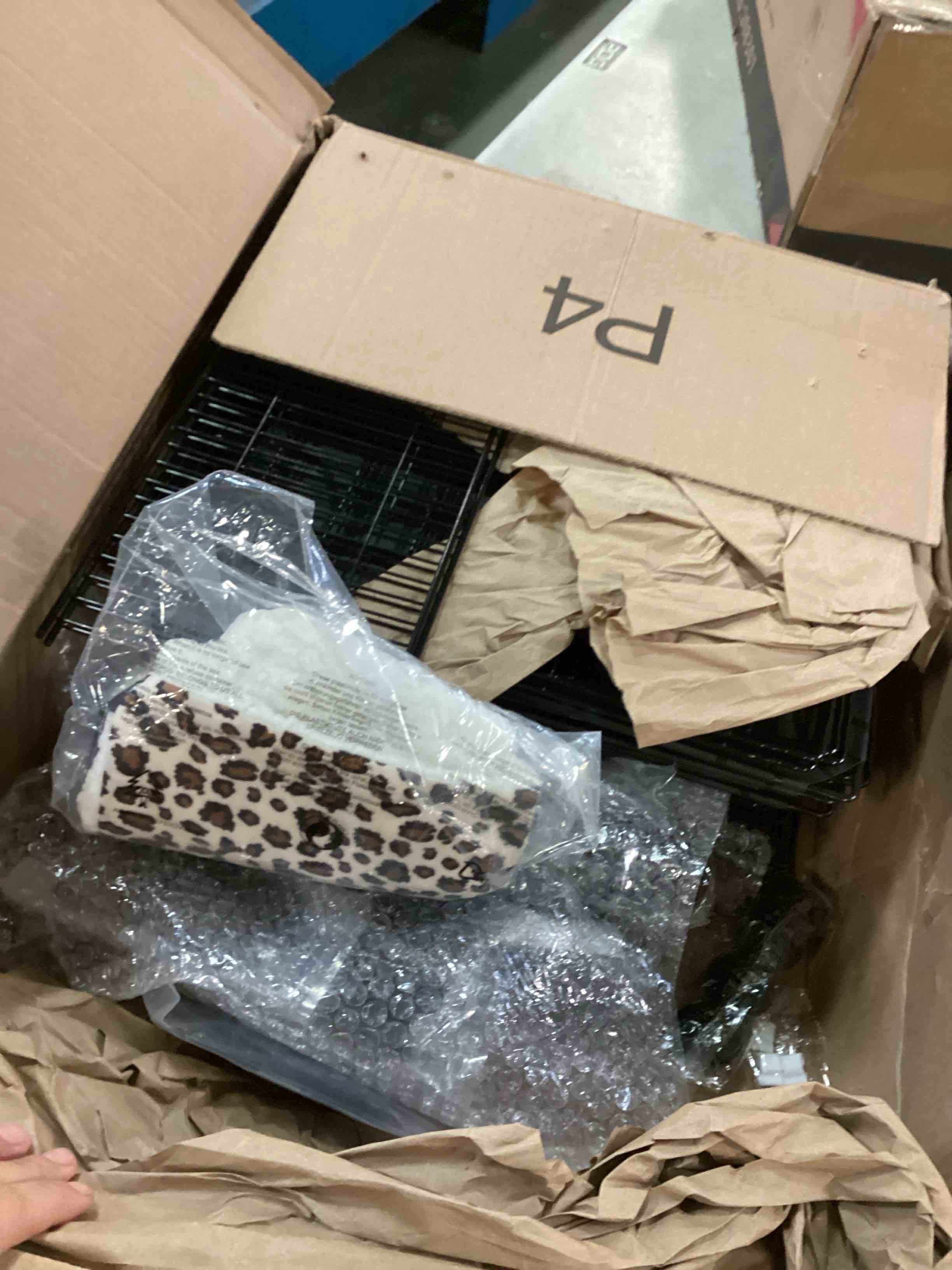 https://s3.amazonaws.com/lotting-images-prod/bidfta/PPE2087114_1739975506166.jpeg