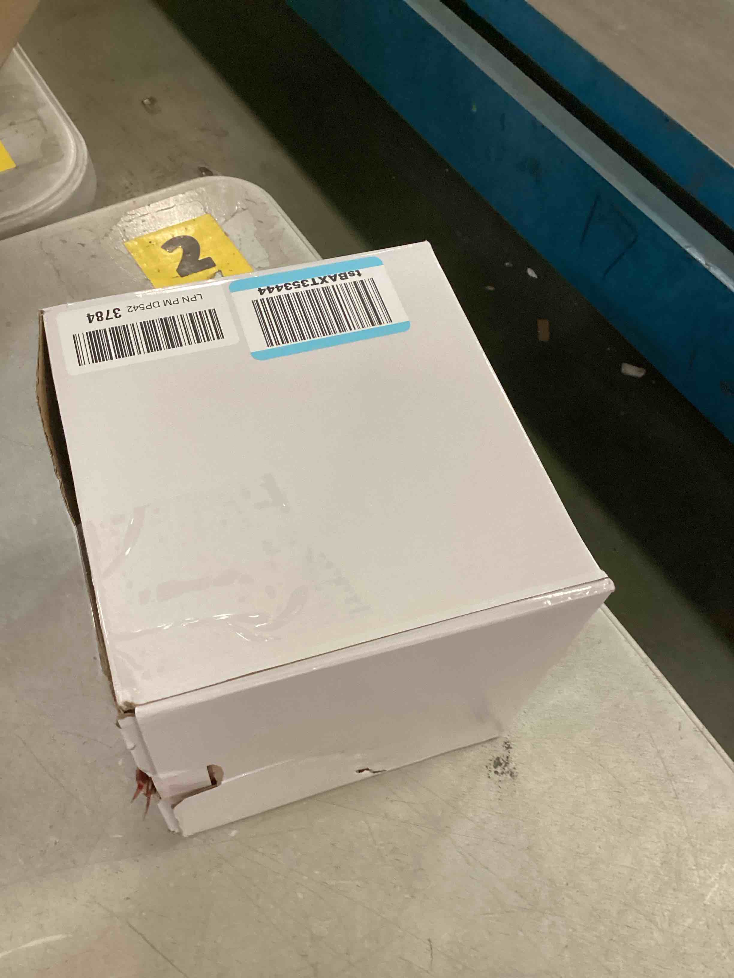 https://s3.amazonaws.com/lotting-images-prod/bidfta/PPE2087405_1740067503265.jpeg