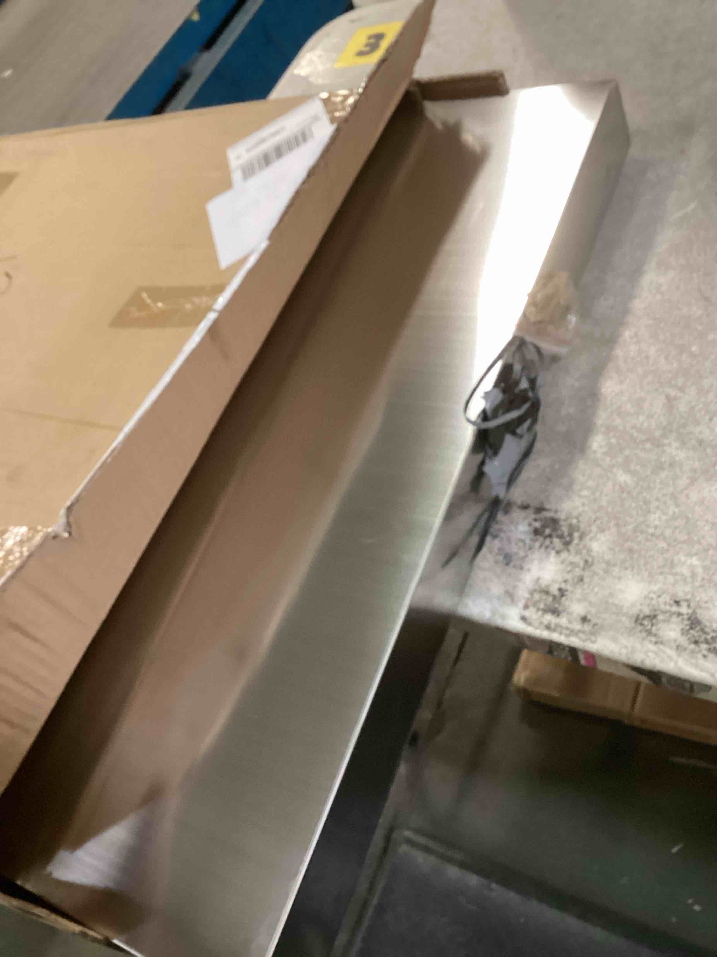 https://s3.amazonaws.com/lotting-images-prod/bidfta/PPE2087723_1740162470780.jpeg