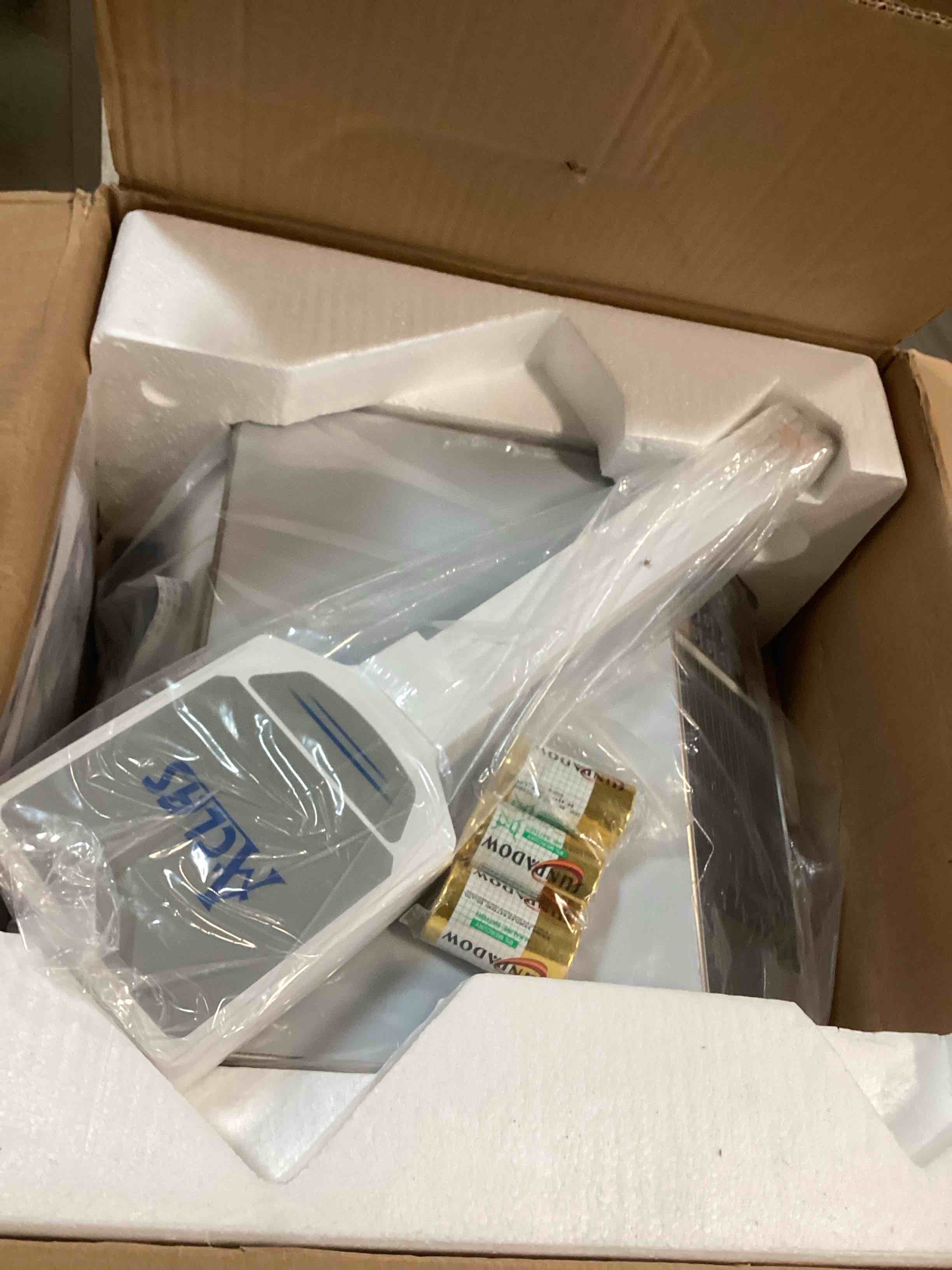 https://s3.amazonaws.com/lotting-images-prod/bidfta/PPE2088174_1740501635843.jpeg