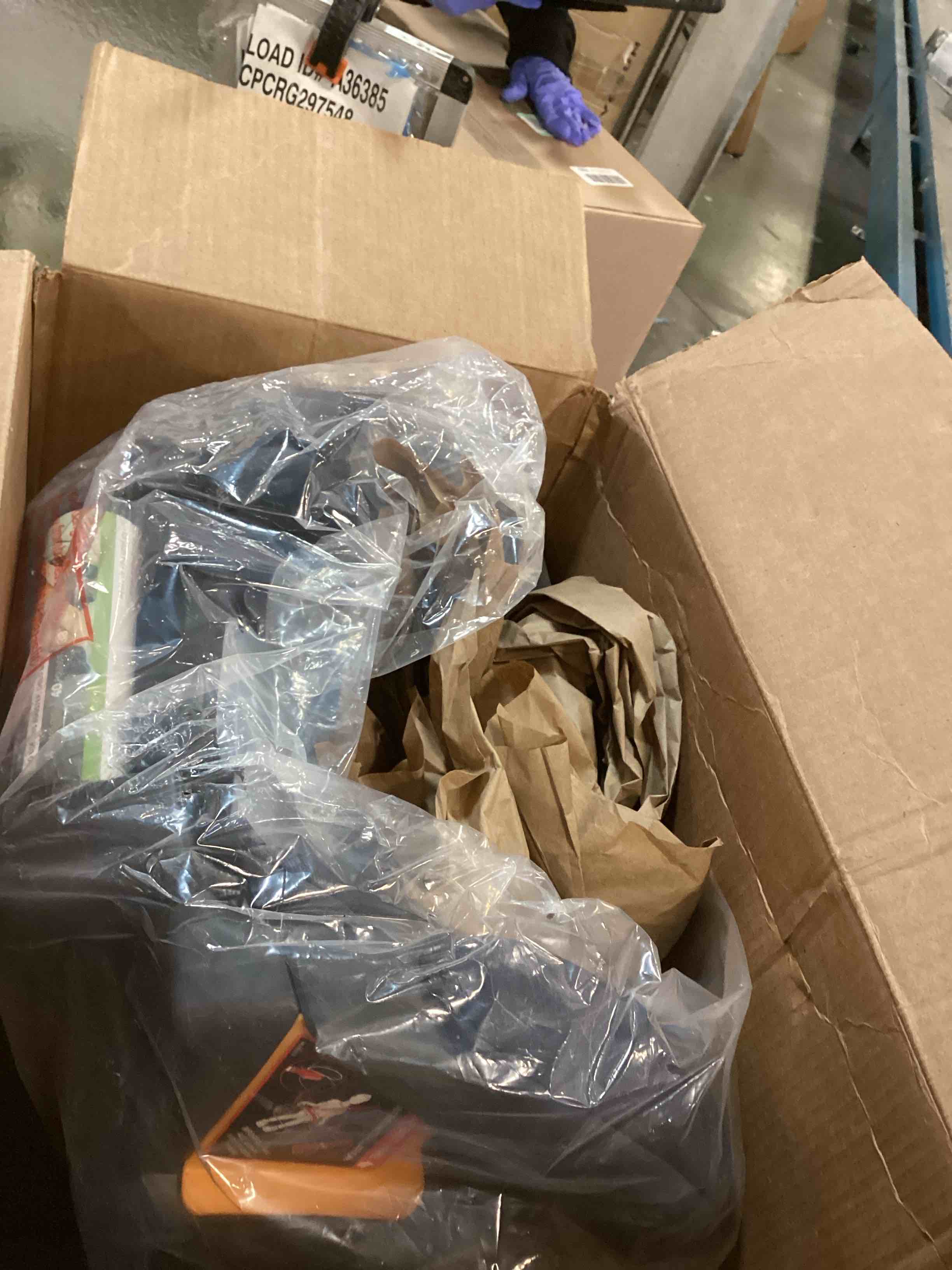 https://s3.amazonaws.com/lotting-images-prod/bidfta/PPE2088237_1740509253140.jpeg