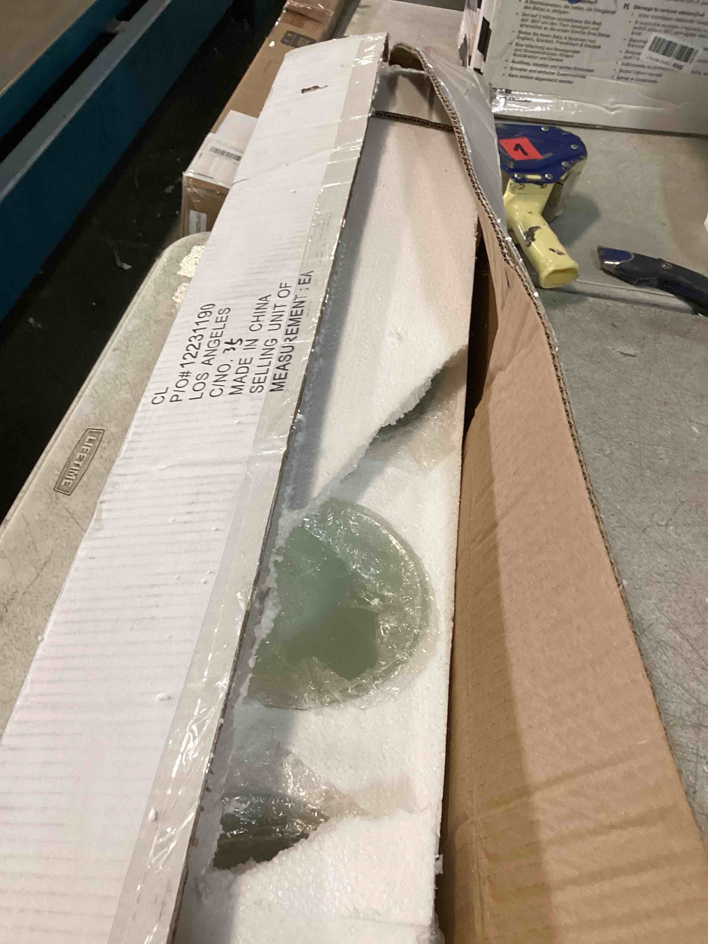 https://s3.amazonaws.com/lotting-images-prod/bidfta/PPE2088525_1740597775910.jpeg