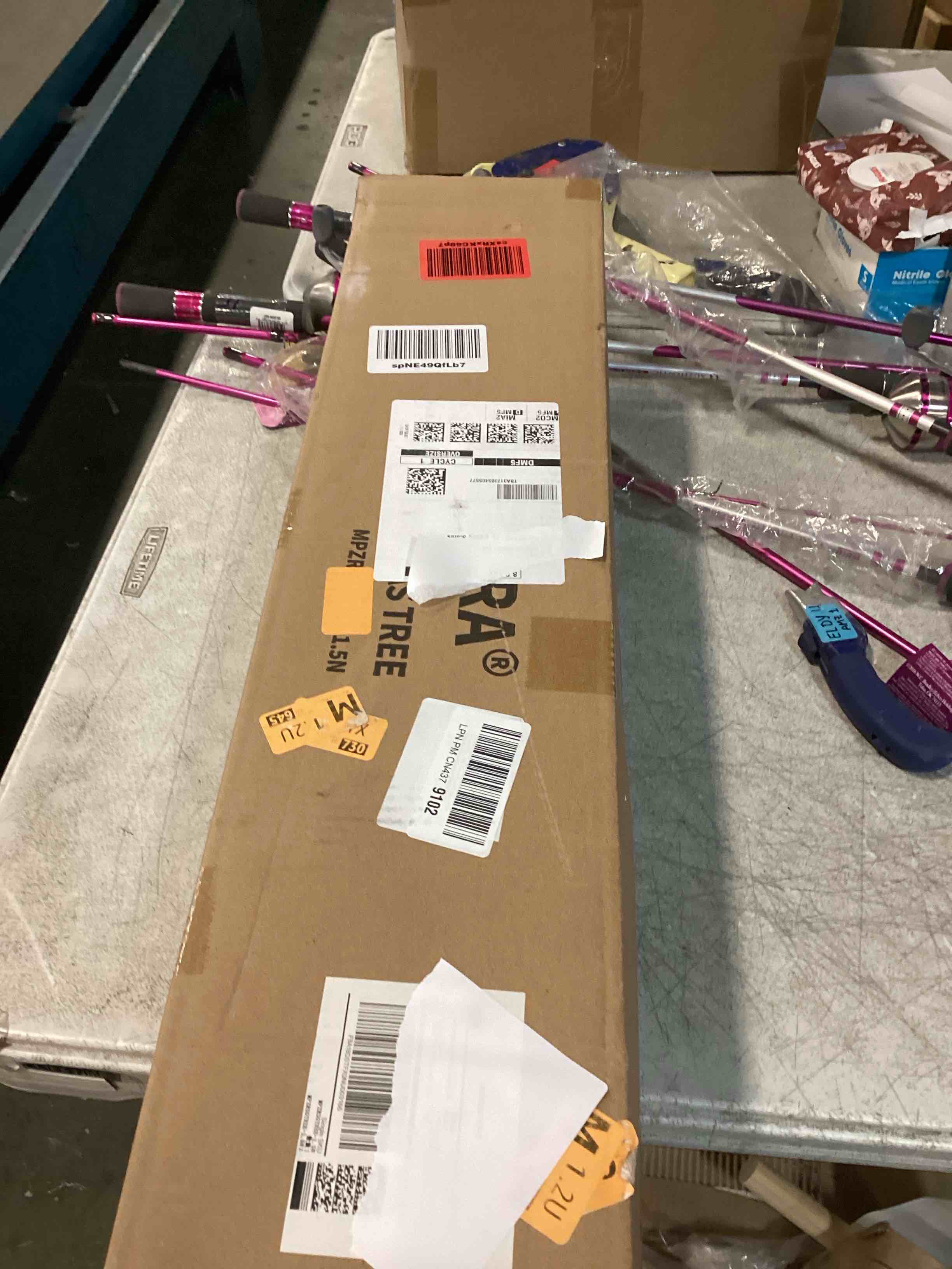 https://s3.amazonaws.com/lotting-images-prod/bidfta/PPE2088550_1740599342249.jpeg