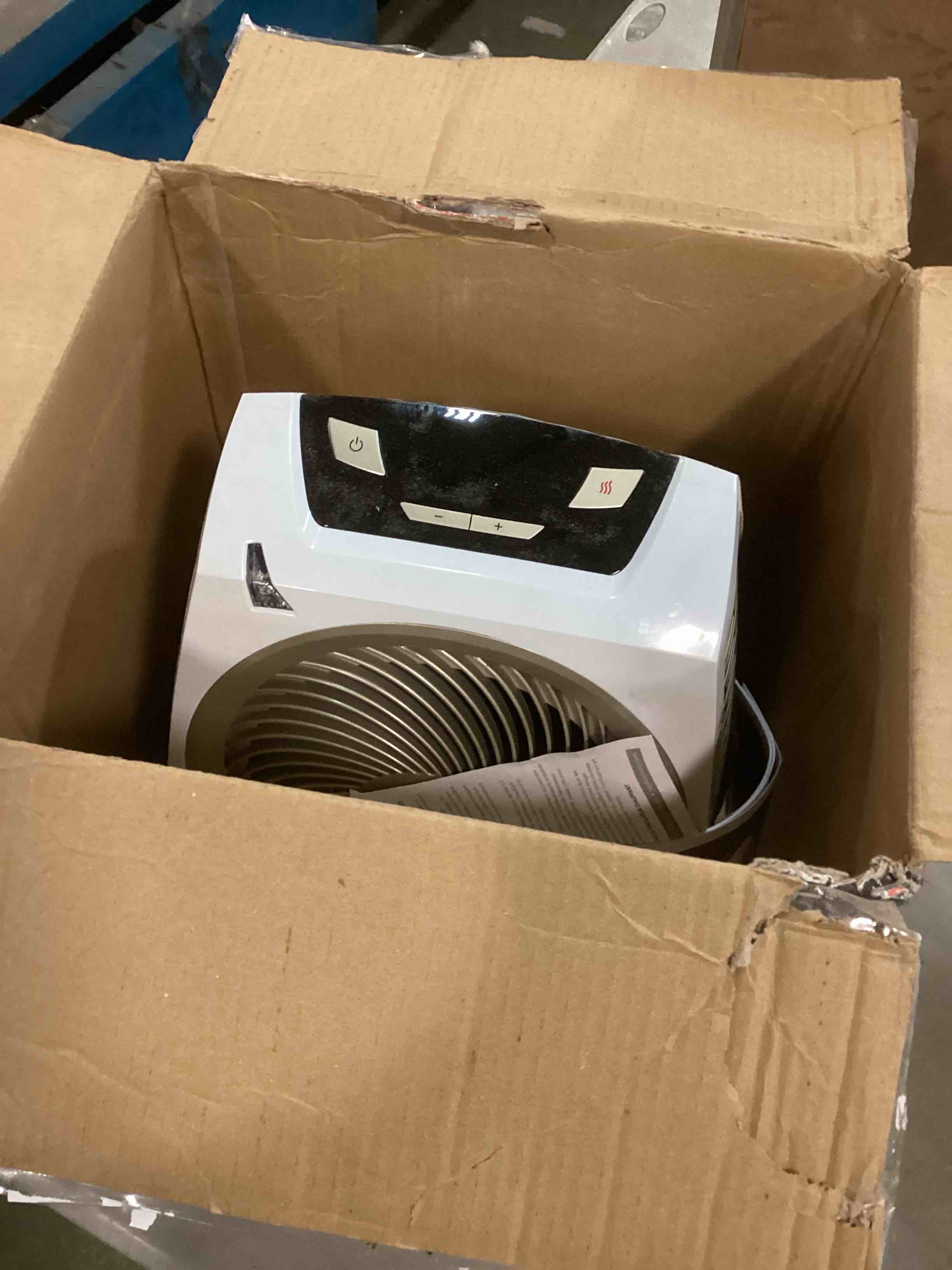 https://s3.amazonaws.com/lotting-images-prod/bidfta/PPE2089711_1740143236345.jpeg