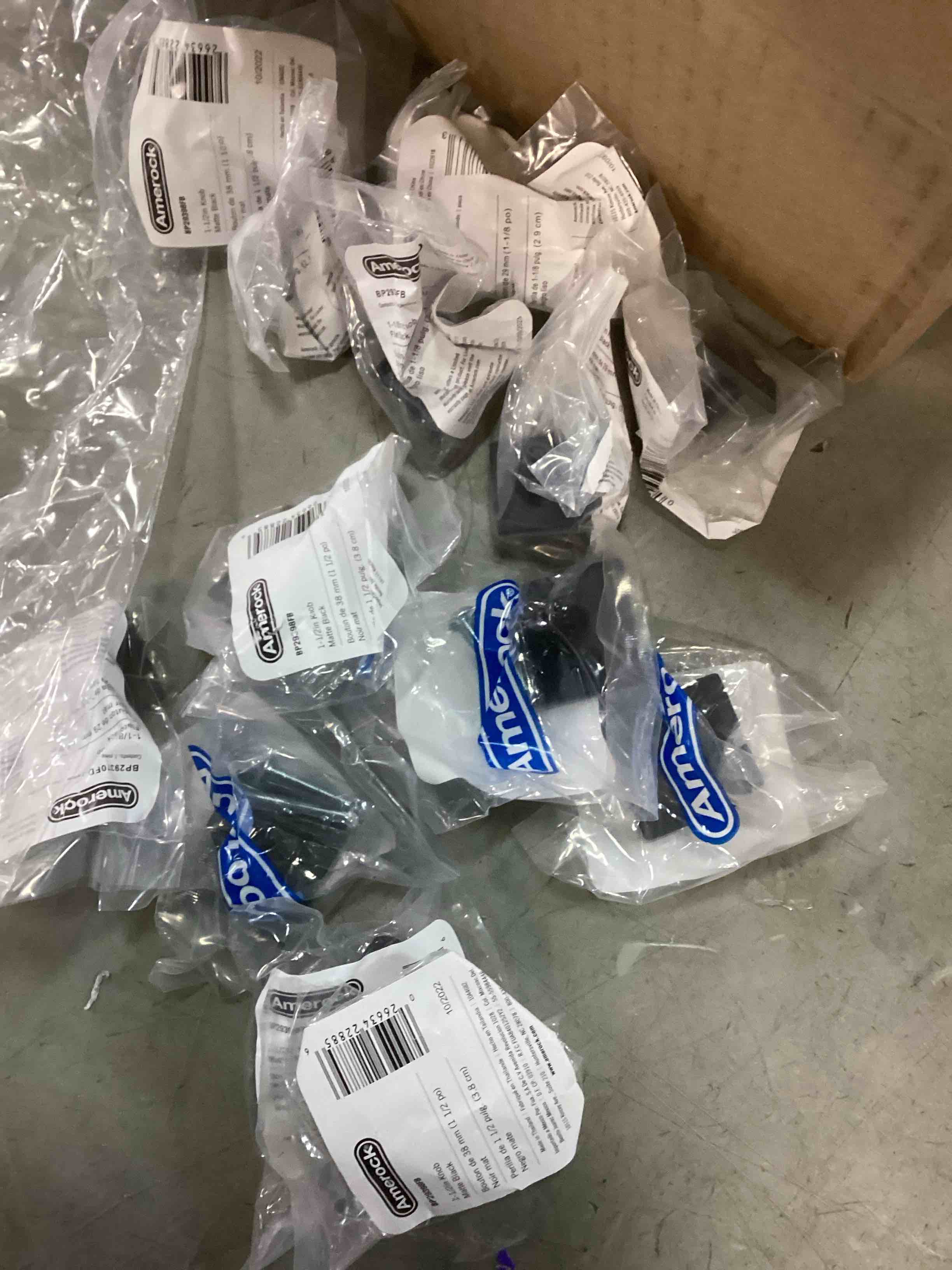 https://s3.amazonaws.com/lotting-images-prod/bidfta/PPE2089913_1740169541943.jpeg