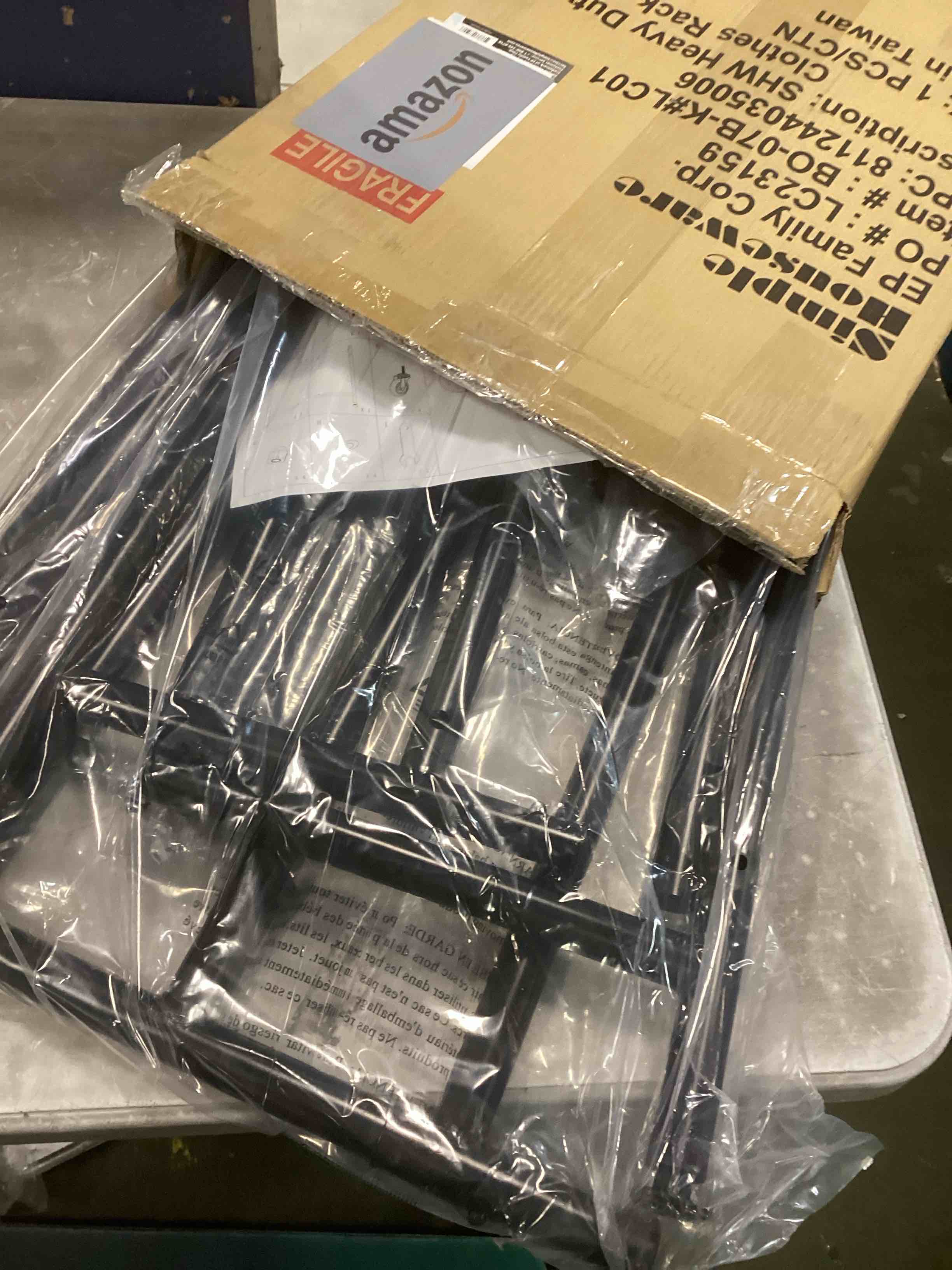 https://s3.amazonaws.com/lotting-images-prod/bidfta/PPE2090013_1740408372946.jpeg