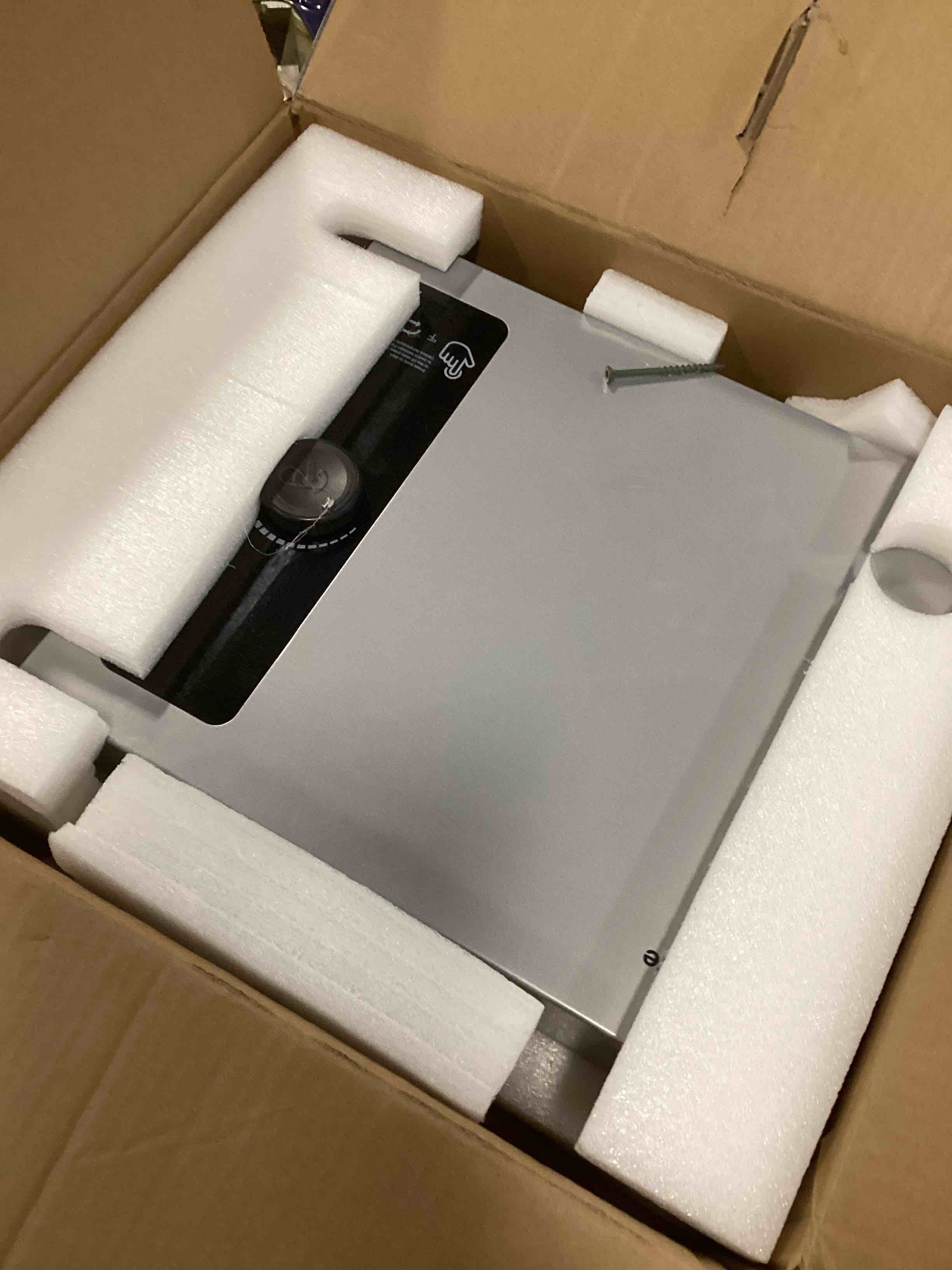 https://s3.amazonaws.com/lotting-images-prod/bidfta/PPE2090451_1740577965125.jpeg