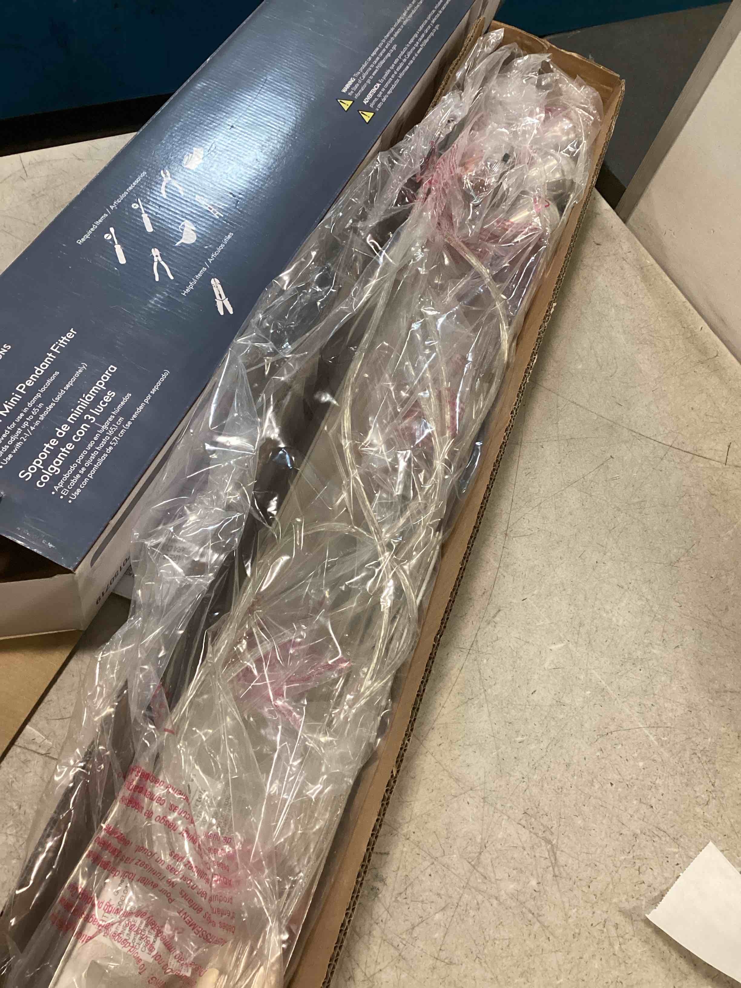 https://s3.amazonaws.com/lotting-images-prod/bidfta/PPE2091212_1741012081130.jpeg
