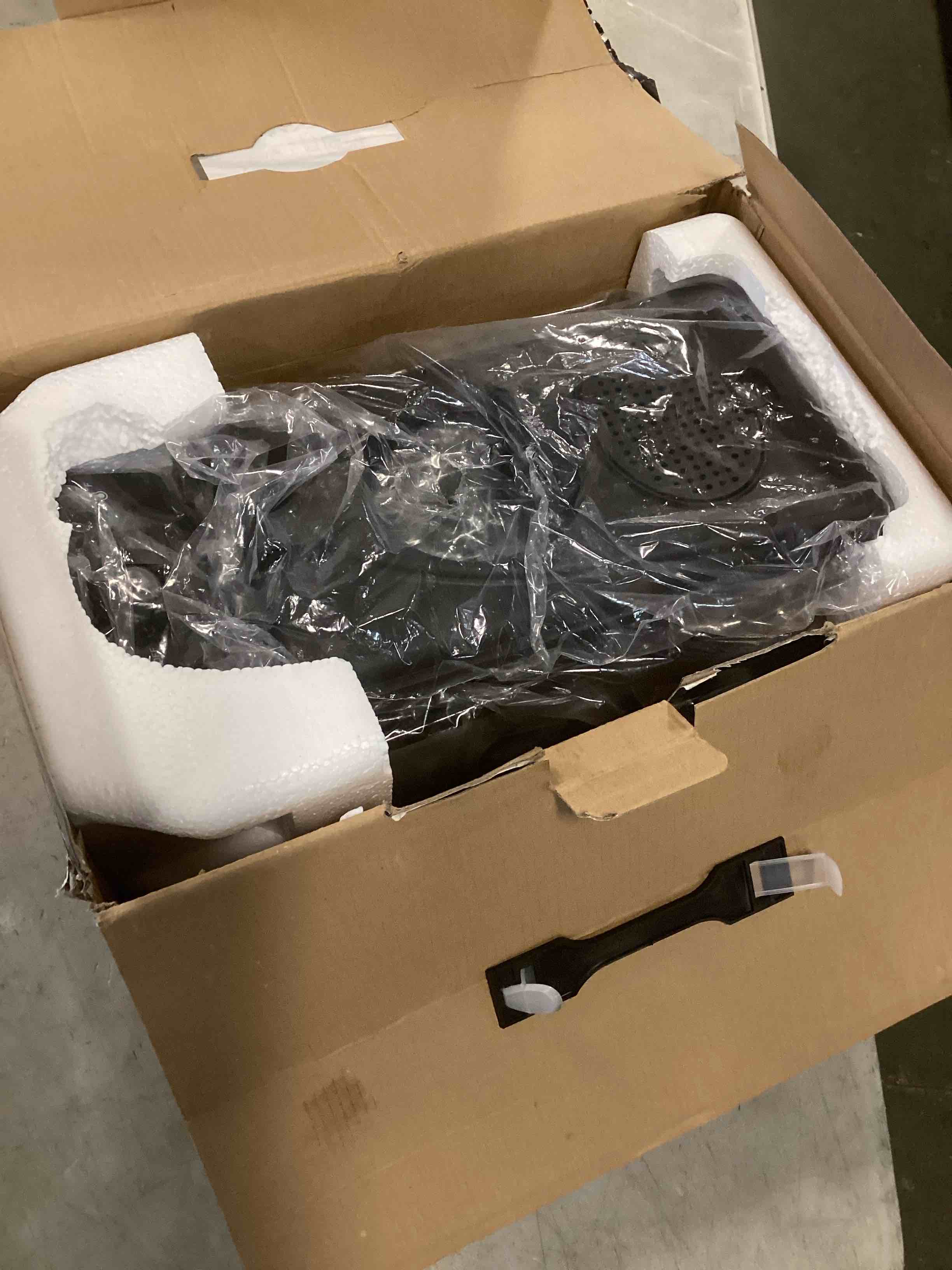 https://s3.amazonaws.com/lotting-images-prod/bidfta/PPE2091568_1741116417902.jpeg