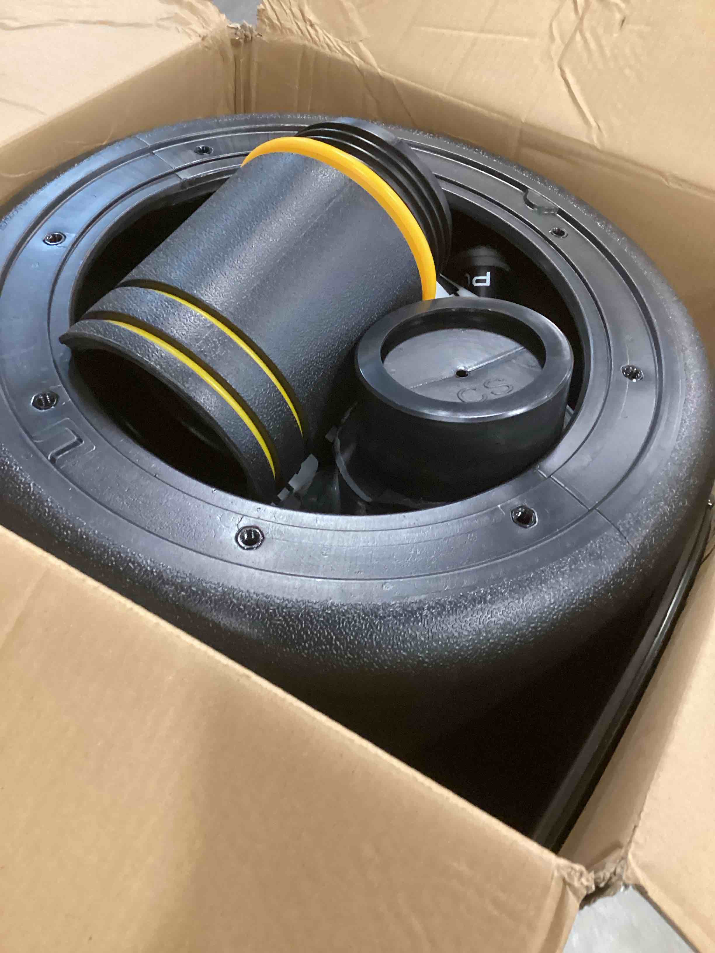 https://s3.amazonaws.com/lotting-images-prod/bidfta/PPE2091795_1741198615927.jpeg