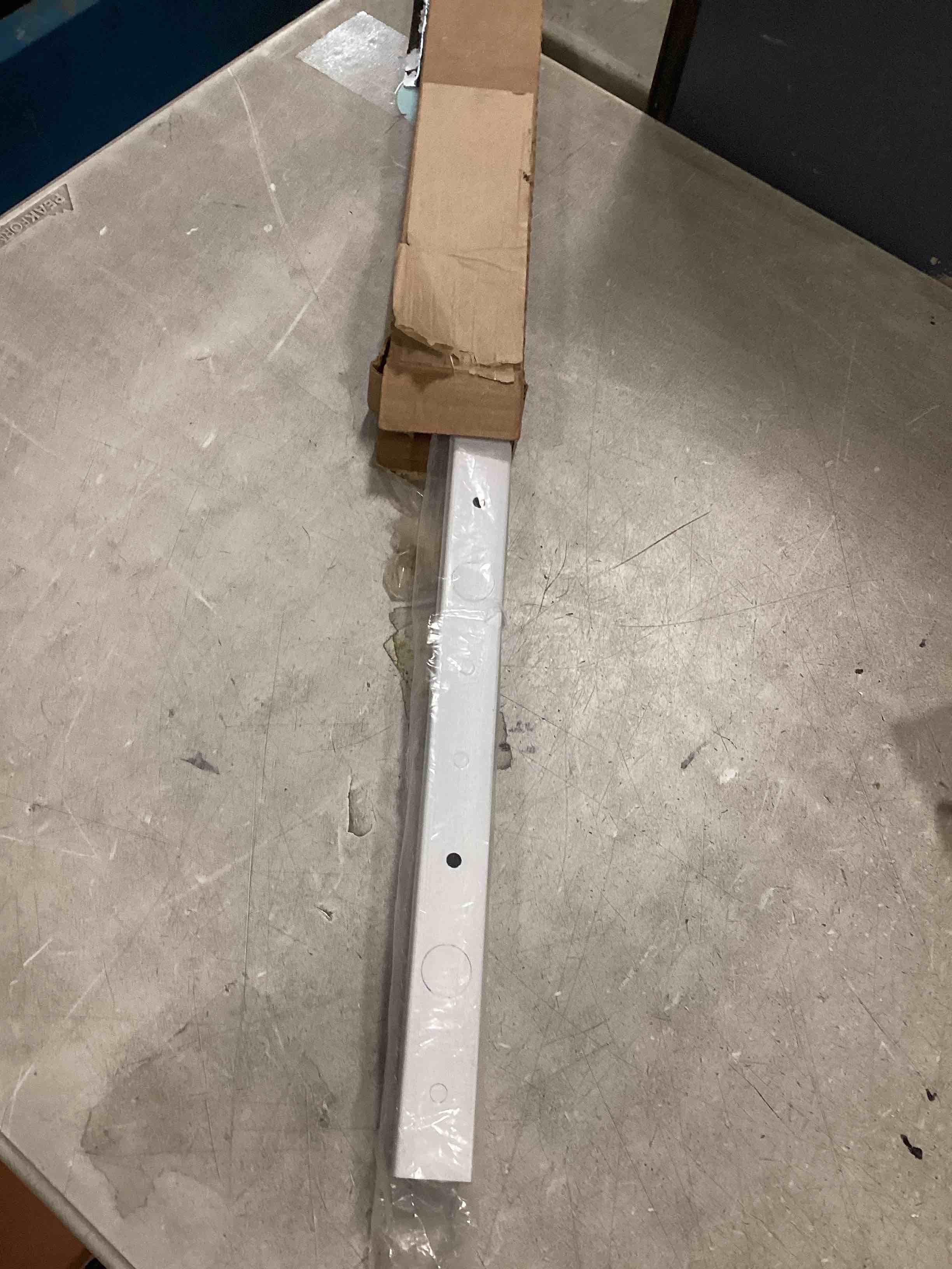 https://s3.amazonaws.com/lotting-images-prod/bidfta/PPE2091798_1741199107027.jpeg
