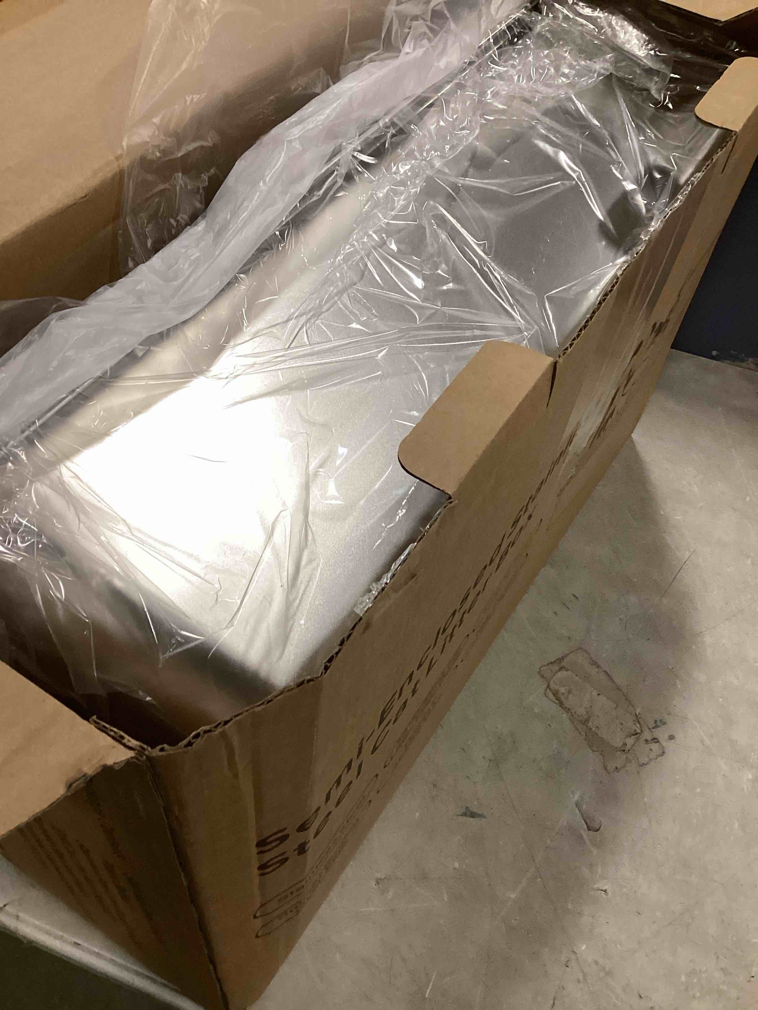 https://s3.amazonaws.com/lotting-images-prod/bidfta/PPE2091863_1741208805097.jpeg