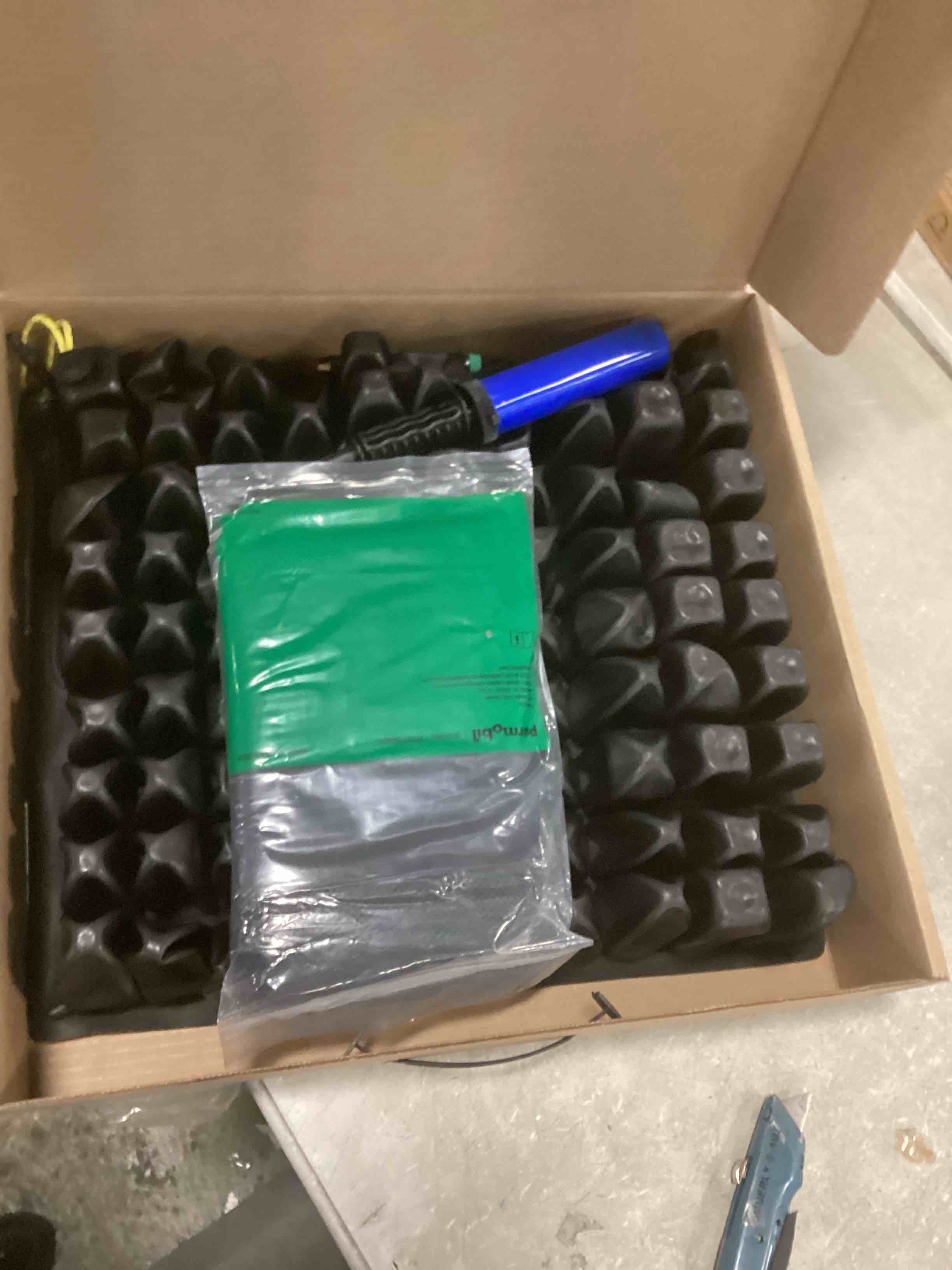 https://s3.amazonaws.com/lotting-images-prod/bidfta/PPE2092047_1740666390629.jpeg