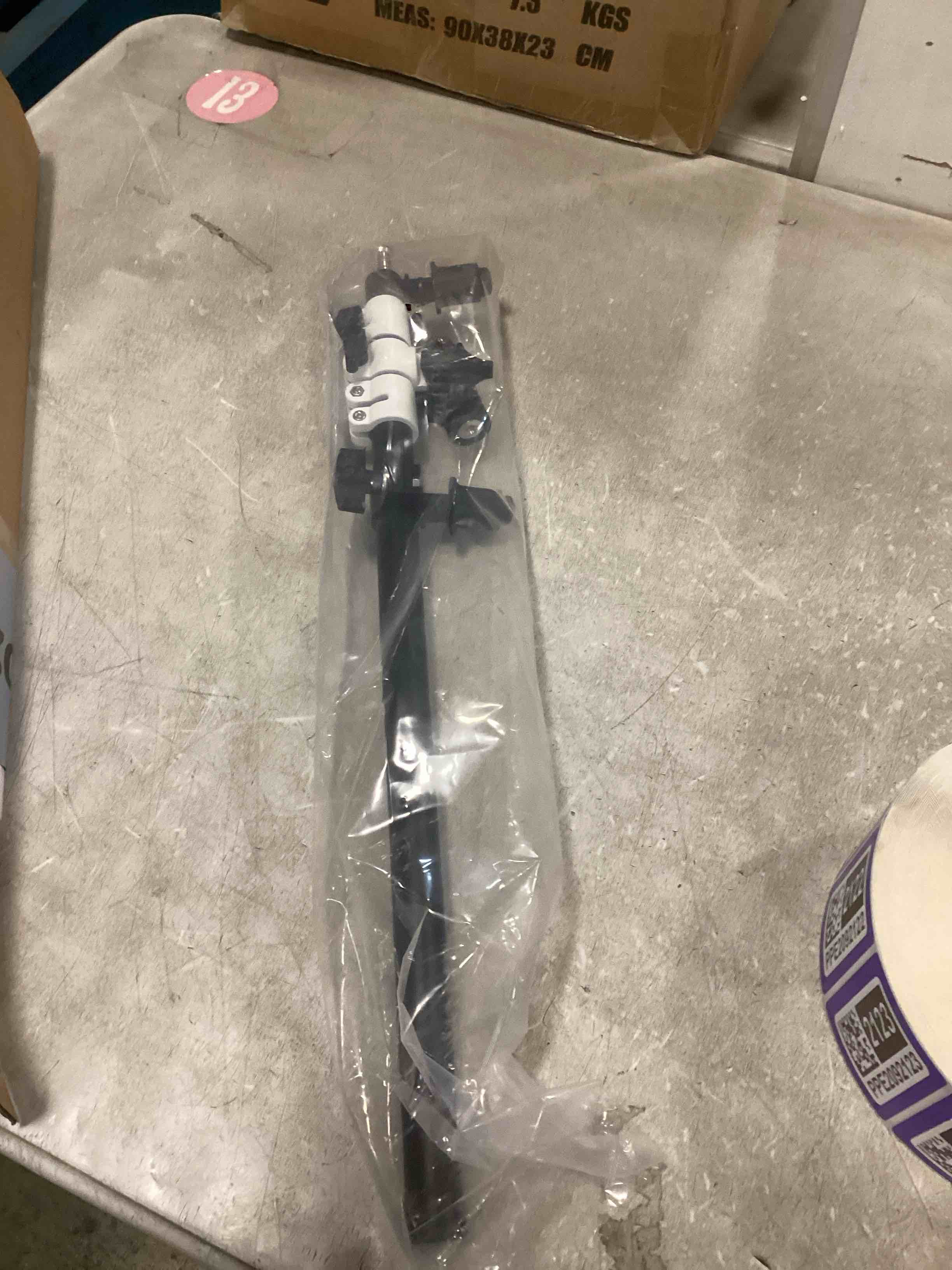 https://s3.amazonaws.com/lotting-images-prod/bidfta/PPE2092115_1740674297051.jpeg
