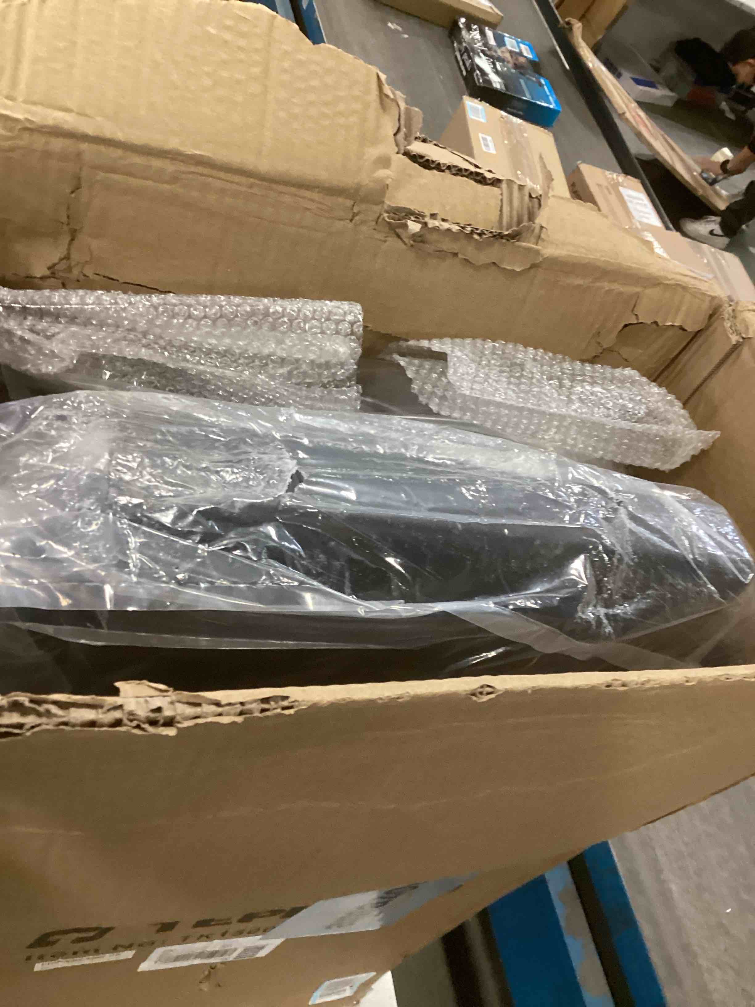https://s3.amazonaws.com/lotting-images-prod/bidfta/PPE2092858_1741098949002.jpeg