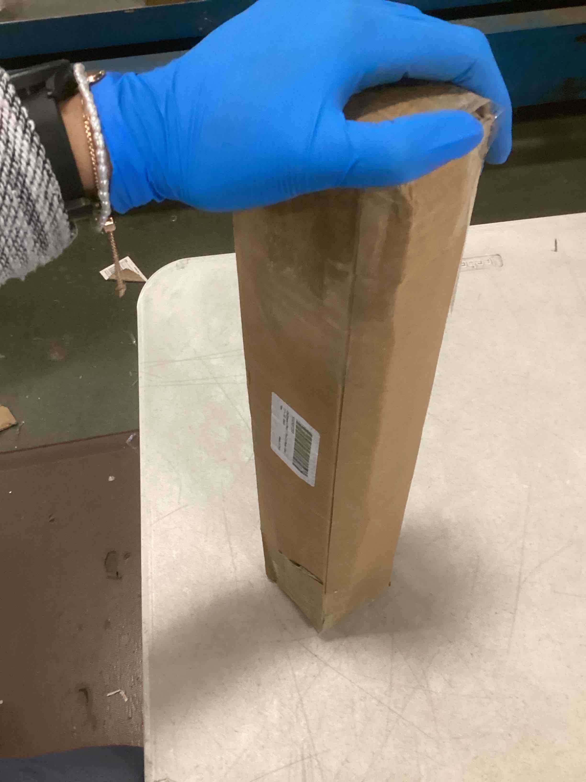 https://s3.amazonaws.com/lotting-images-prod/bidfta/PPE2093167_1741189165727.jpeg
