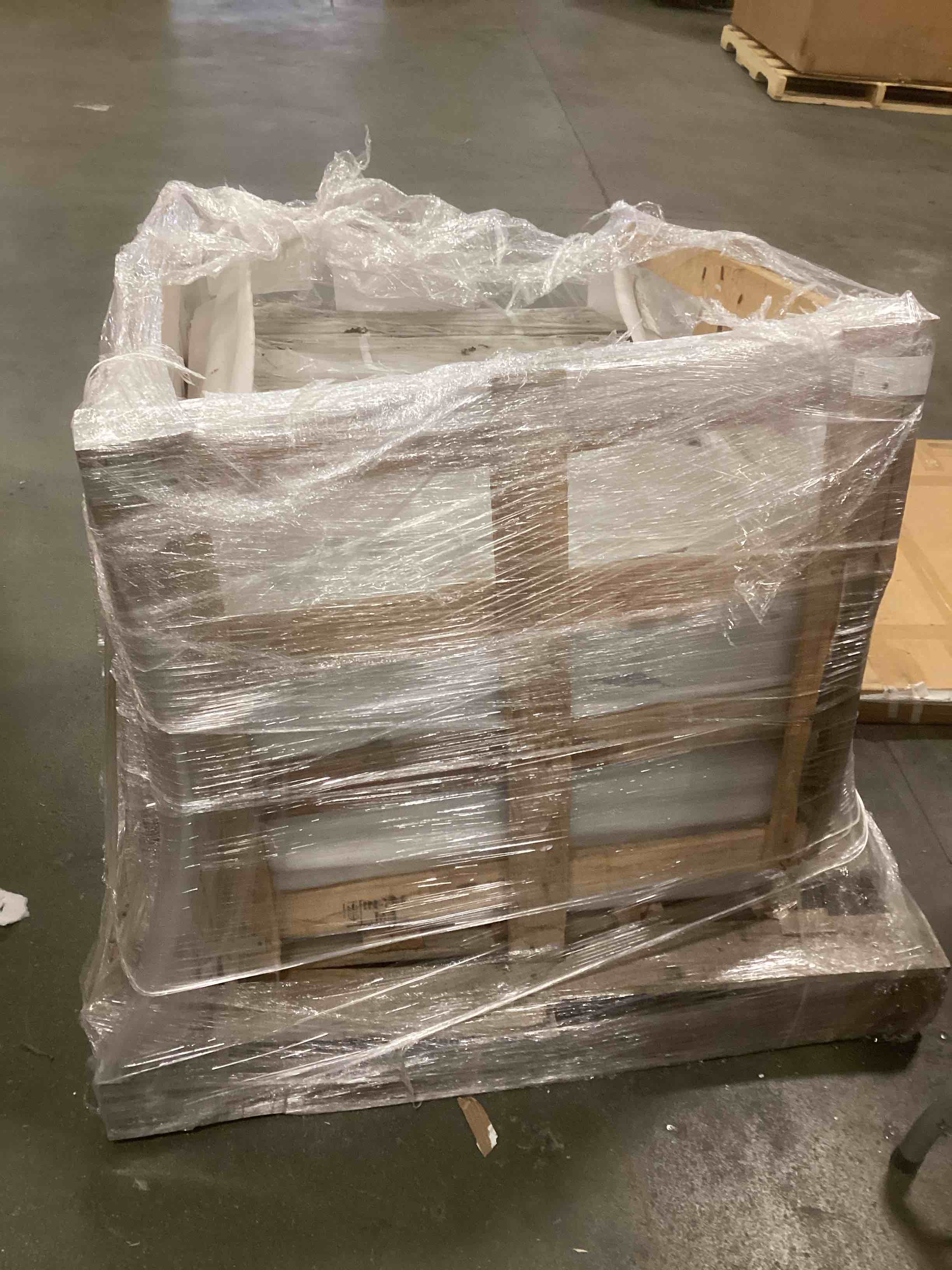 https://s3.amazonaws.com/lotting-images-prod/bidfta/PPE2093406_1741267258213.jpeg