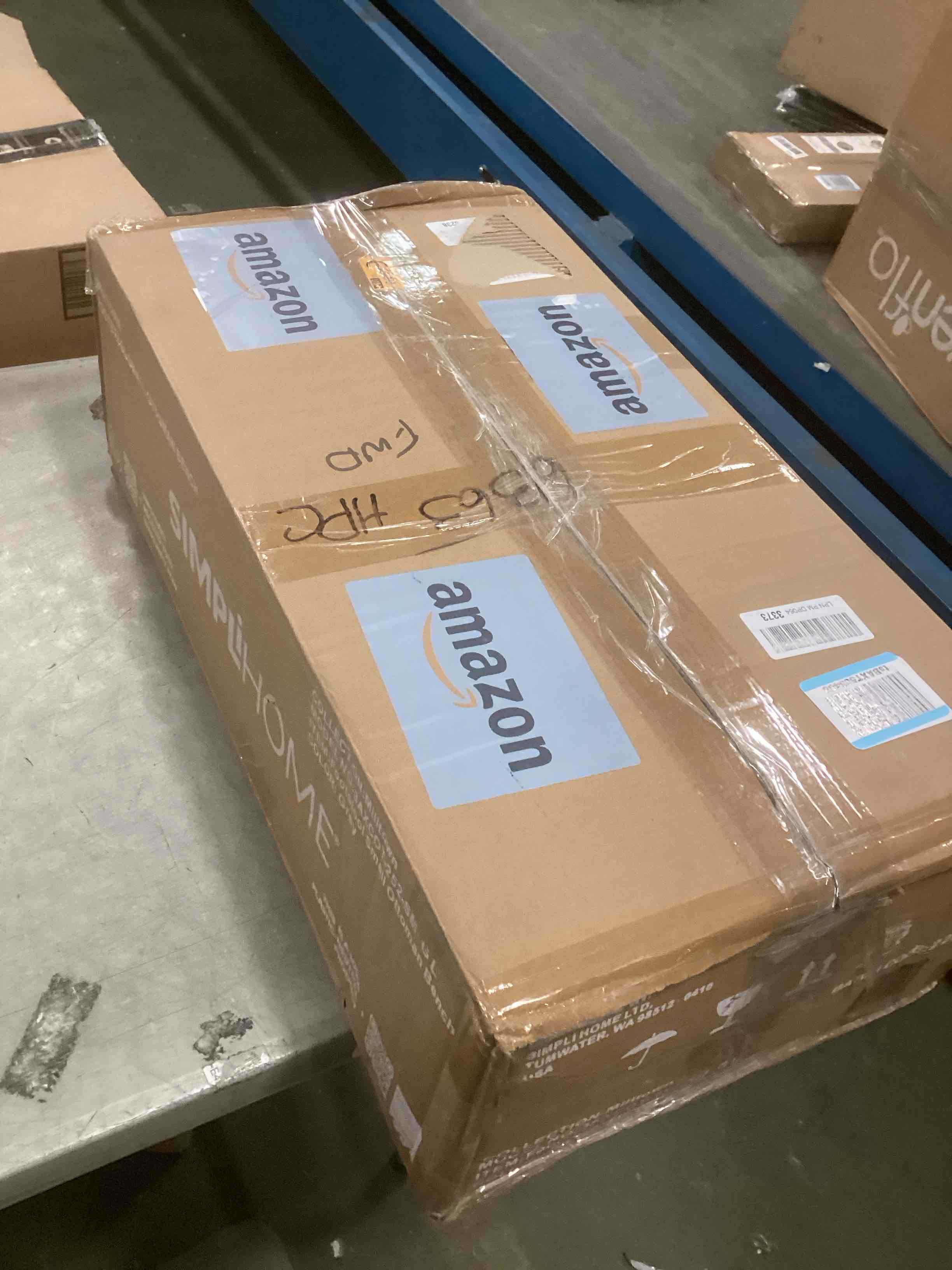 https://s3.amazonaws.com/lotting-images-prod/bidfta/PPE2093410_1741267909859.jpeg