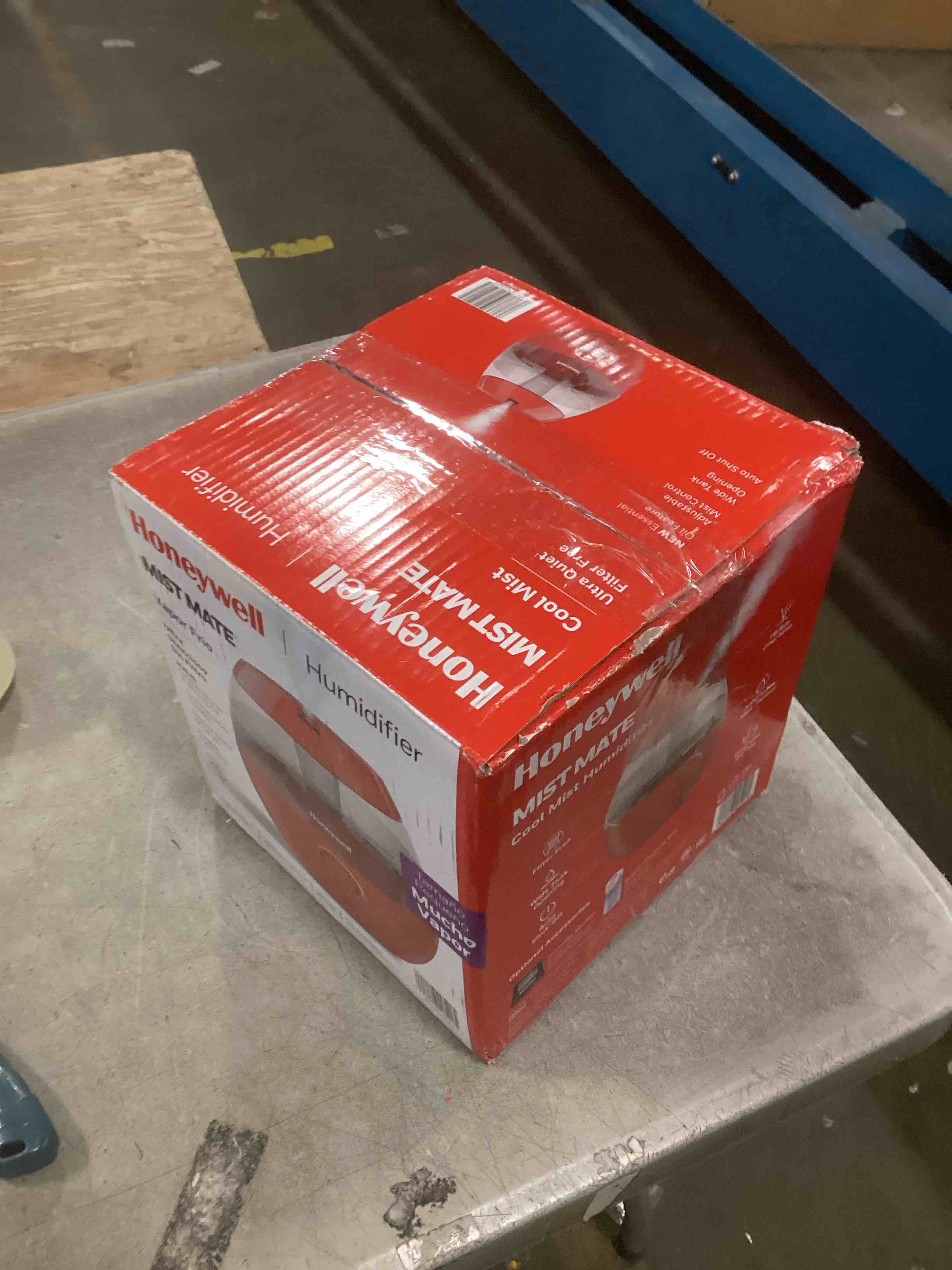 https://s3.amazonaws.com/lotting-images-prod/bidfta/PPE2093470_1741272396765.jpeg