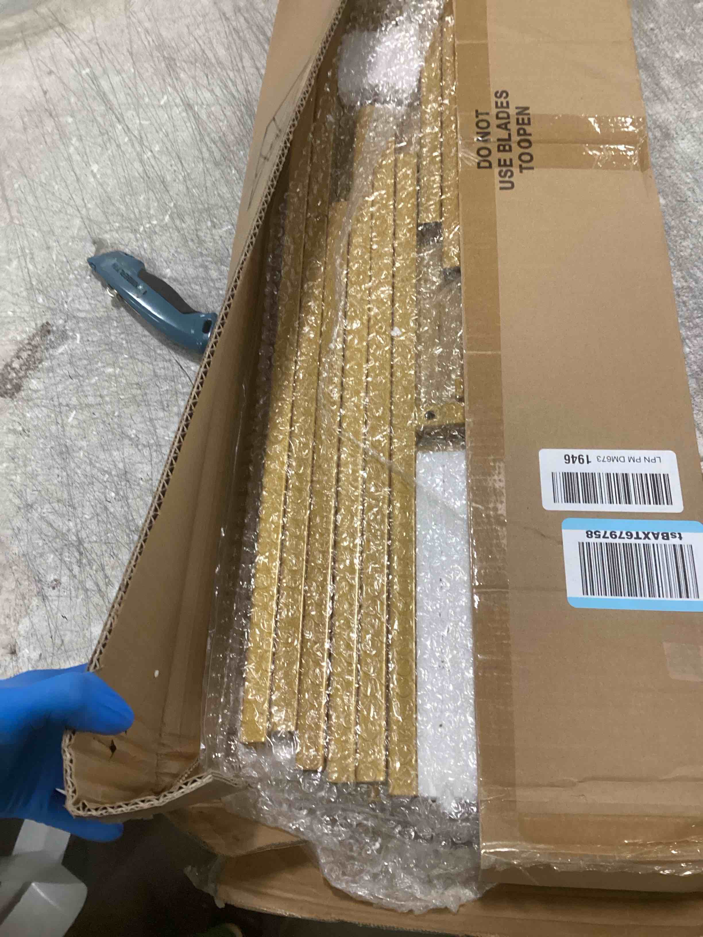 https://s3.amazonaws.com/lotting-images-prod/bidfta/PPE2093692_1741357045197.jpeg
