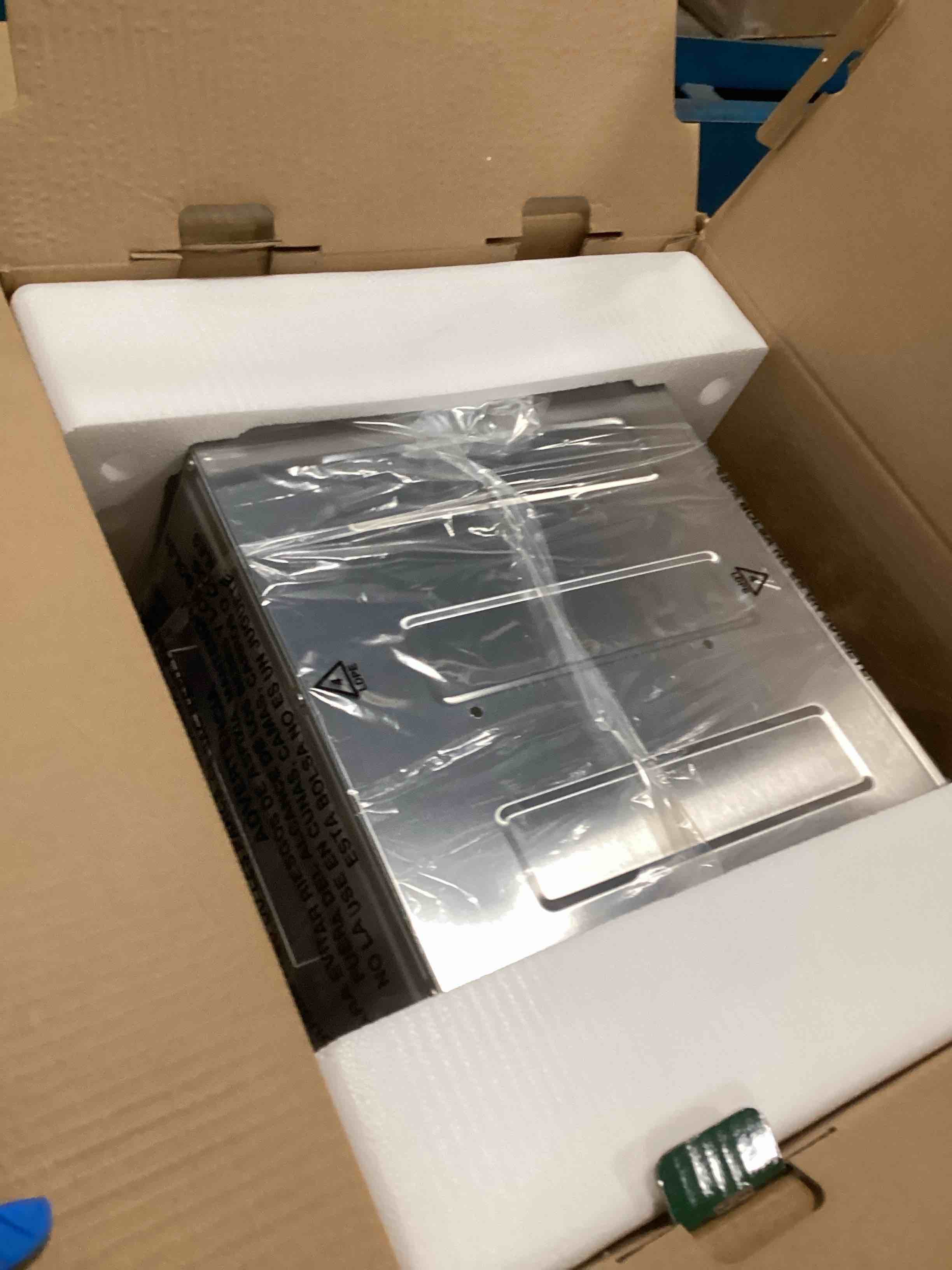 https://s3.amazonaws.com/lotting-images-prod/bidfta/PPE2094015_1741608785183.jpeg
