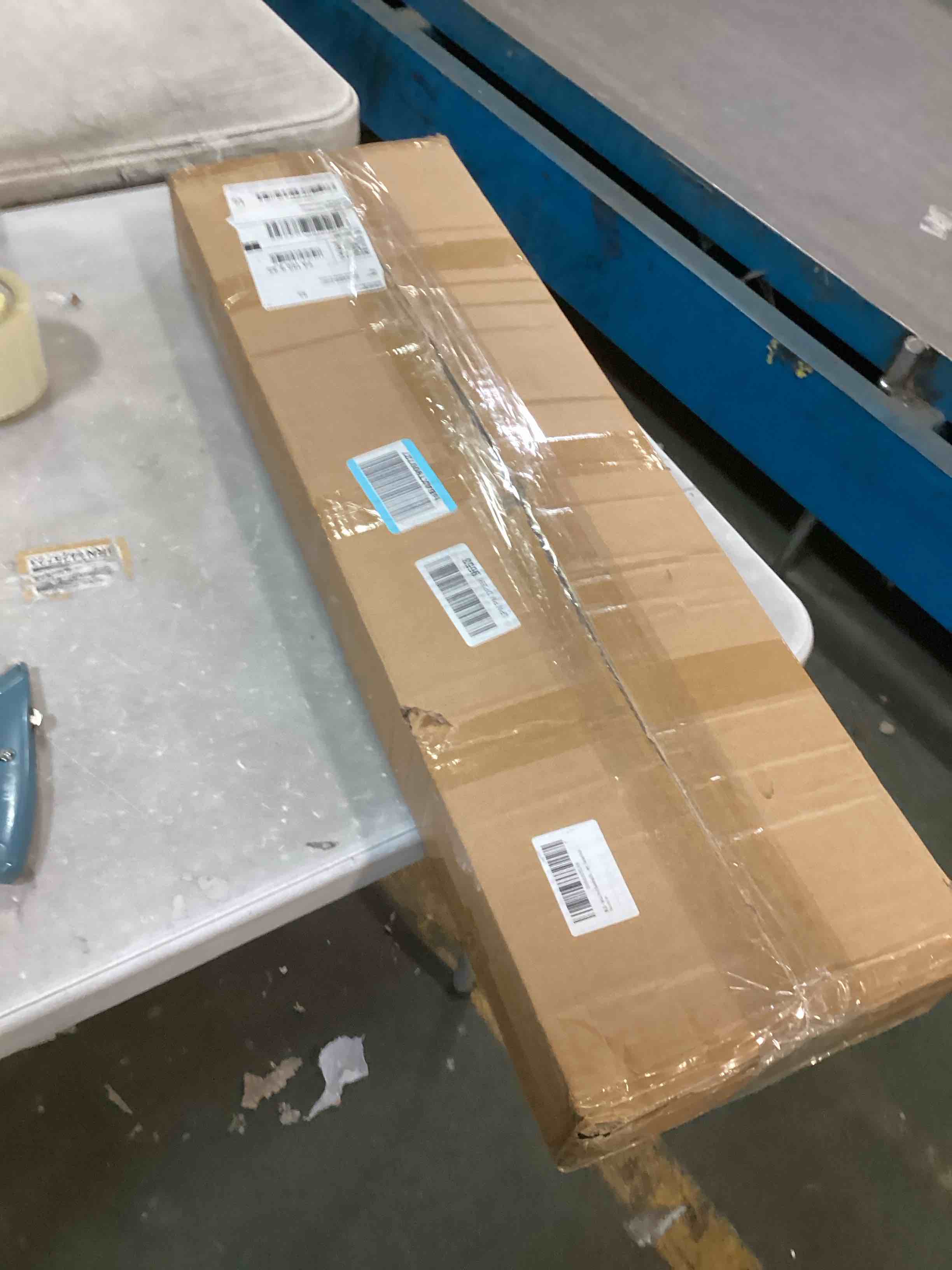 https://s3.amazonaws.com/lotting-images-prod/bidfta/PPE2094423_1741716625592.jpeg