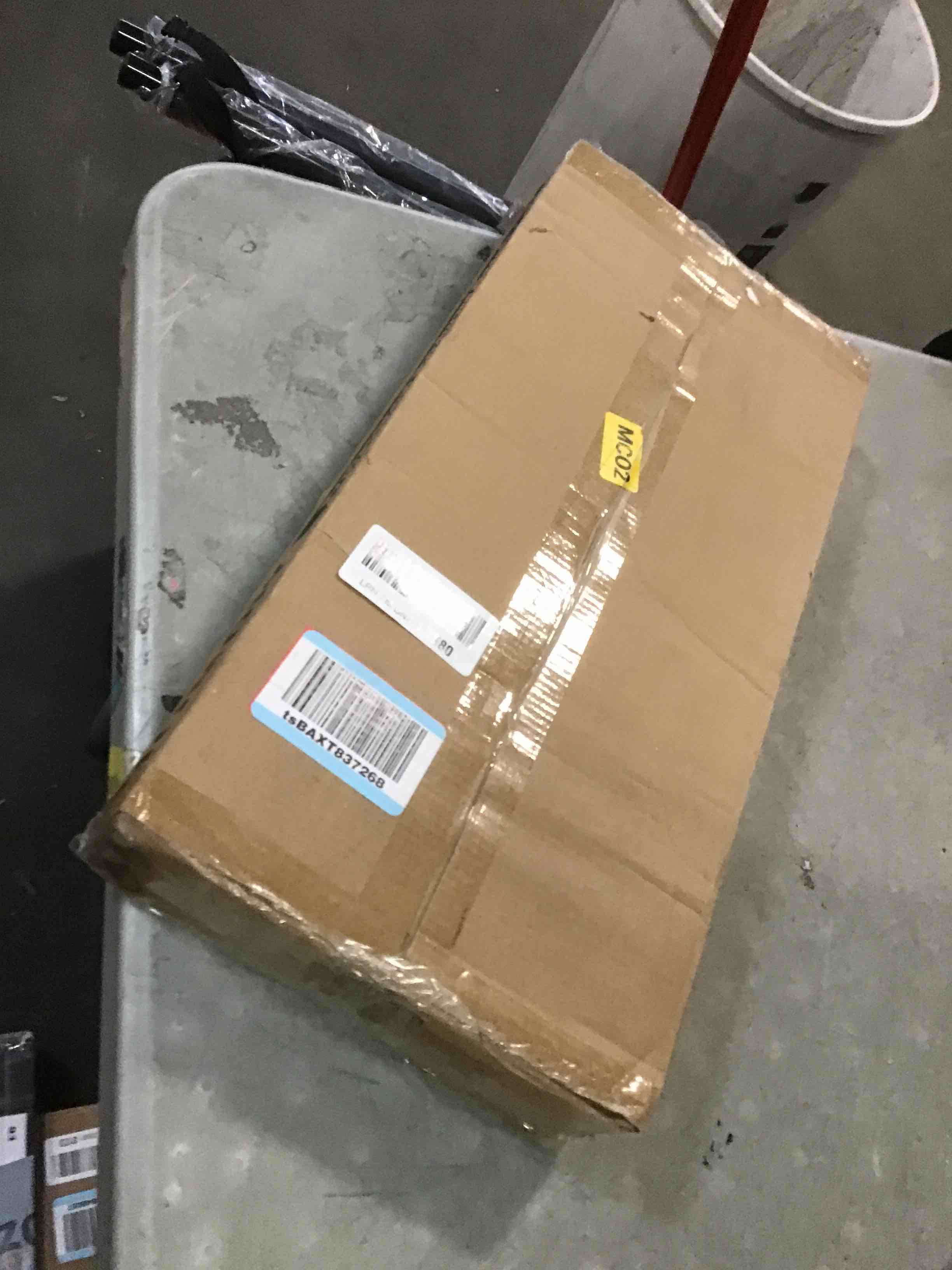 https://s3.amazonaws.com/lotting-images-prod/bidfta/PPE2096428_1739799021650.jpeg