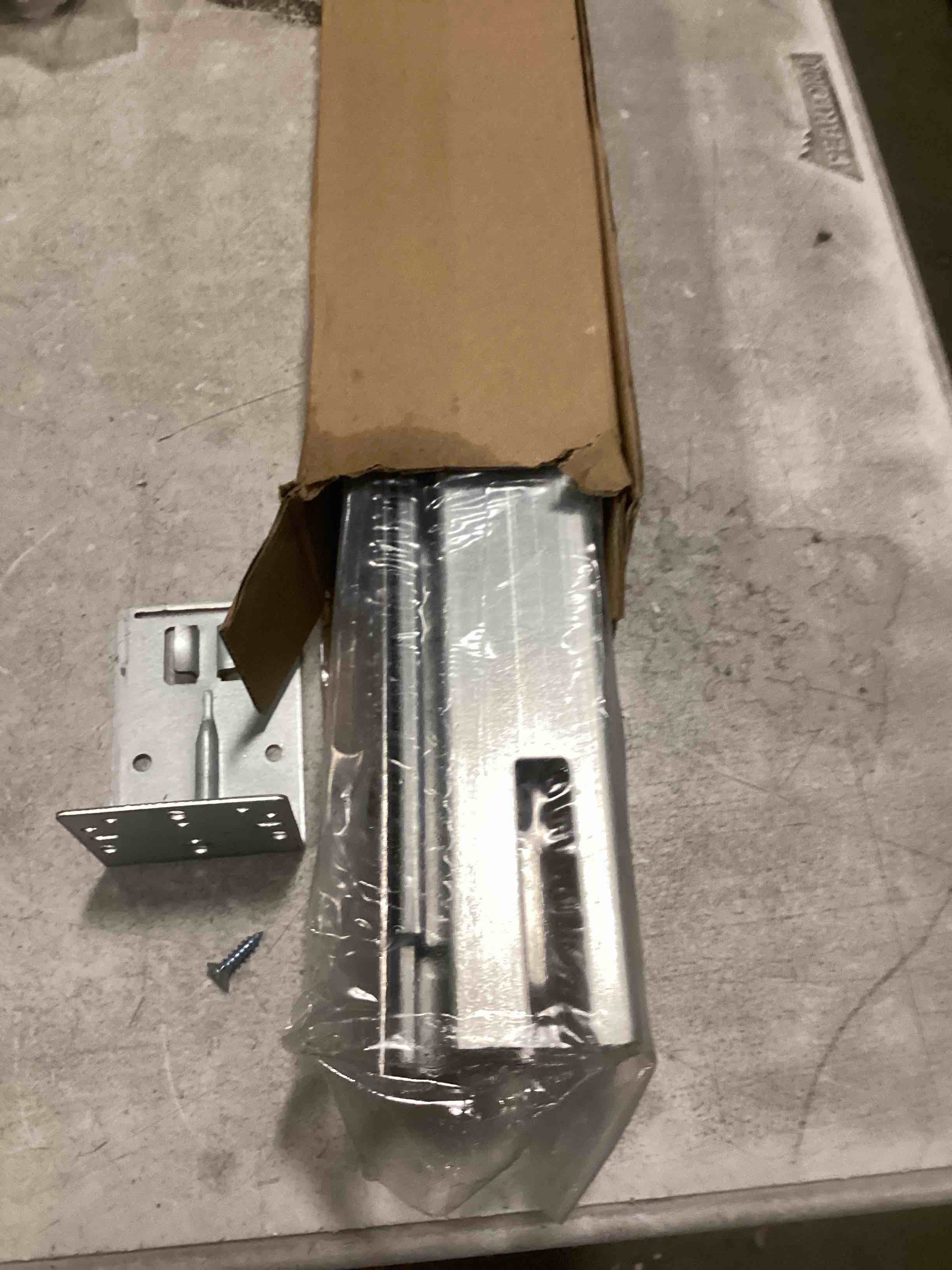 https://s3.amazonaws.com/lotting-images-prod/bidfta/PPE2097952_1743788038567.jpeg