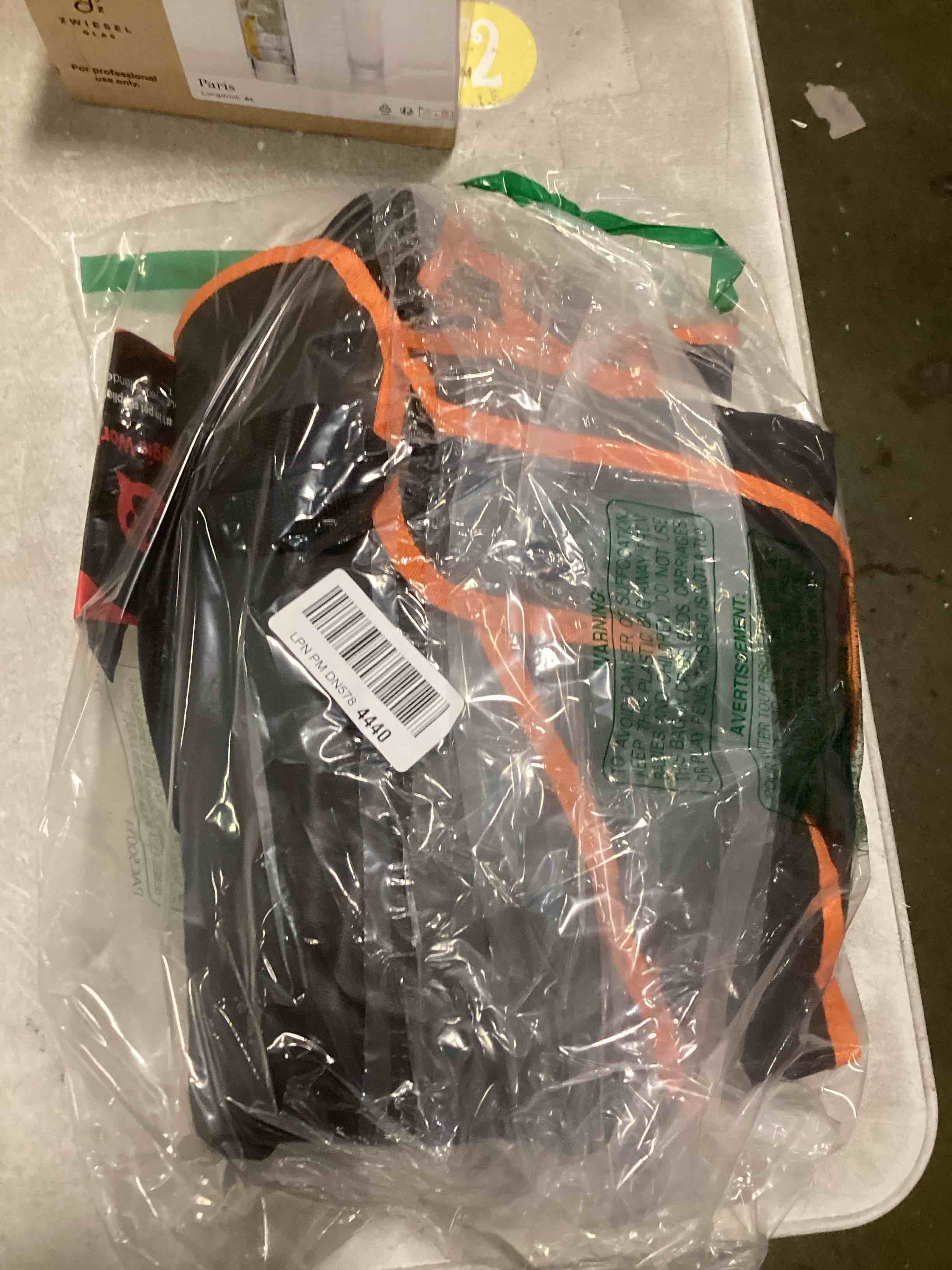 https://s3.amazonaws.com/lotting-images-prod/bidfta/PPE2097980_1743789968961.jpeg