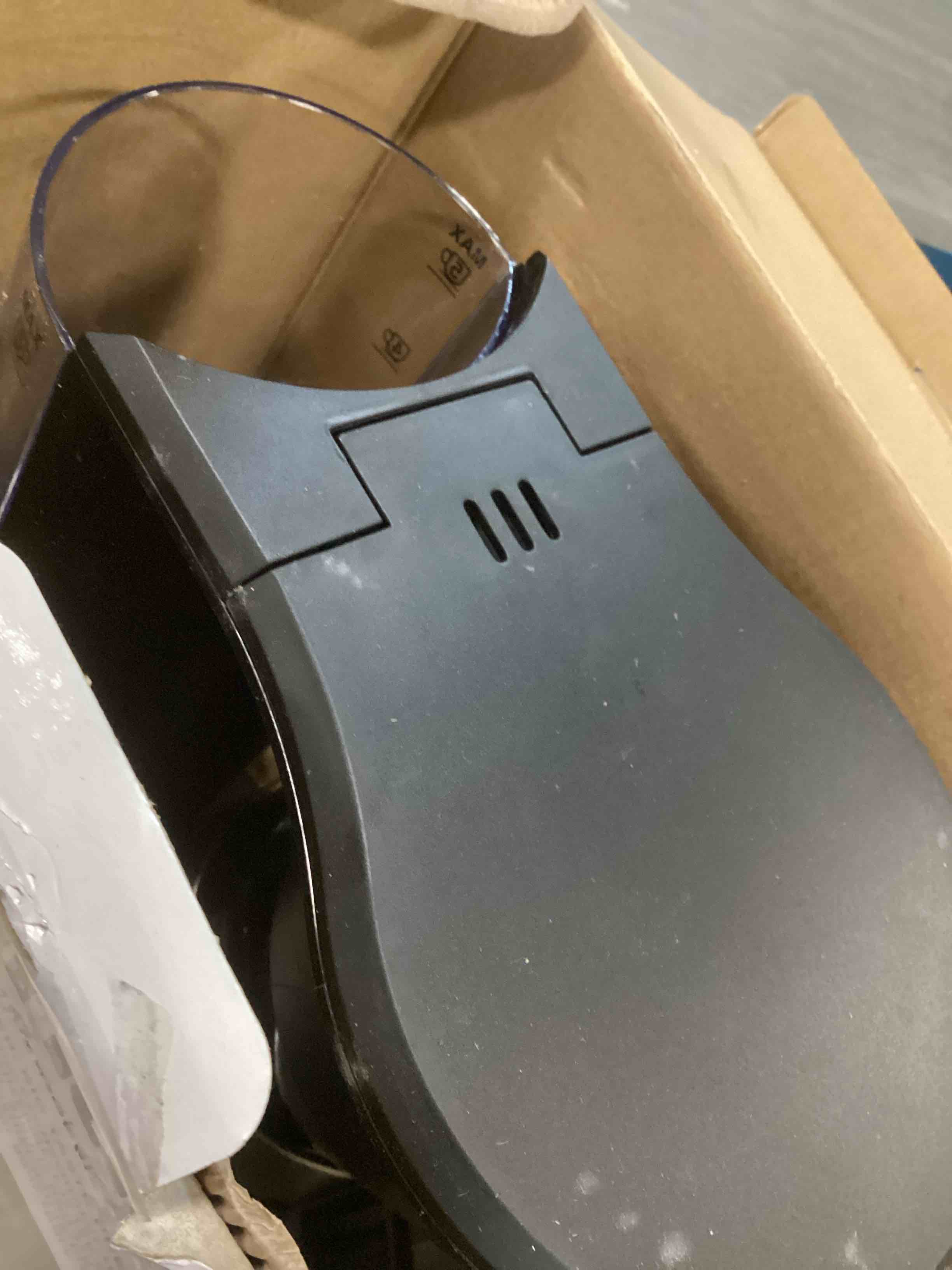 https://s3.amazonaws.com/lotting-images-prod/bidfta/PPE2098024_1743608866843.jpeg