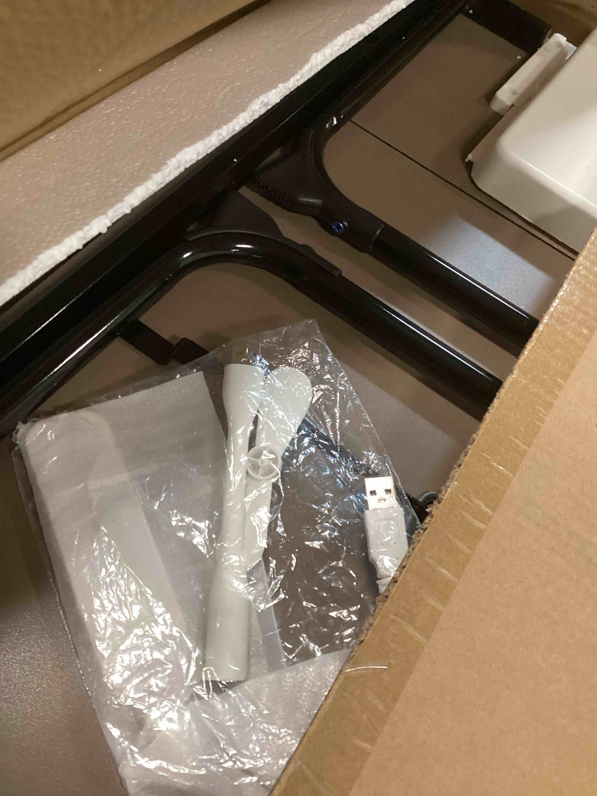 https://s3.amazonaws.com/lotting-images-prod/bidfta/PPE2098052_1743611296023.jpeg