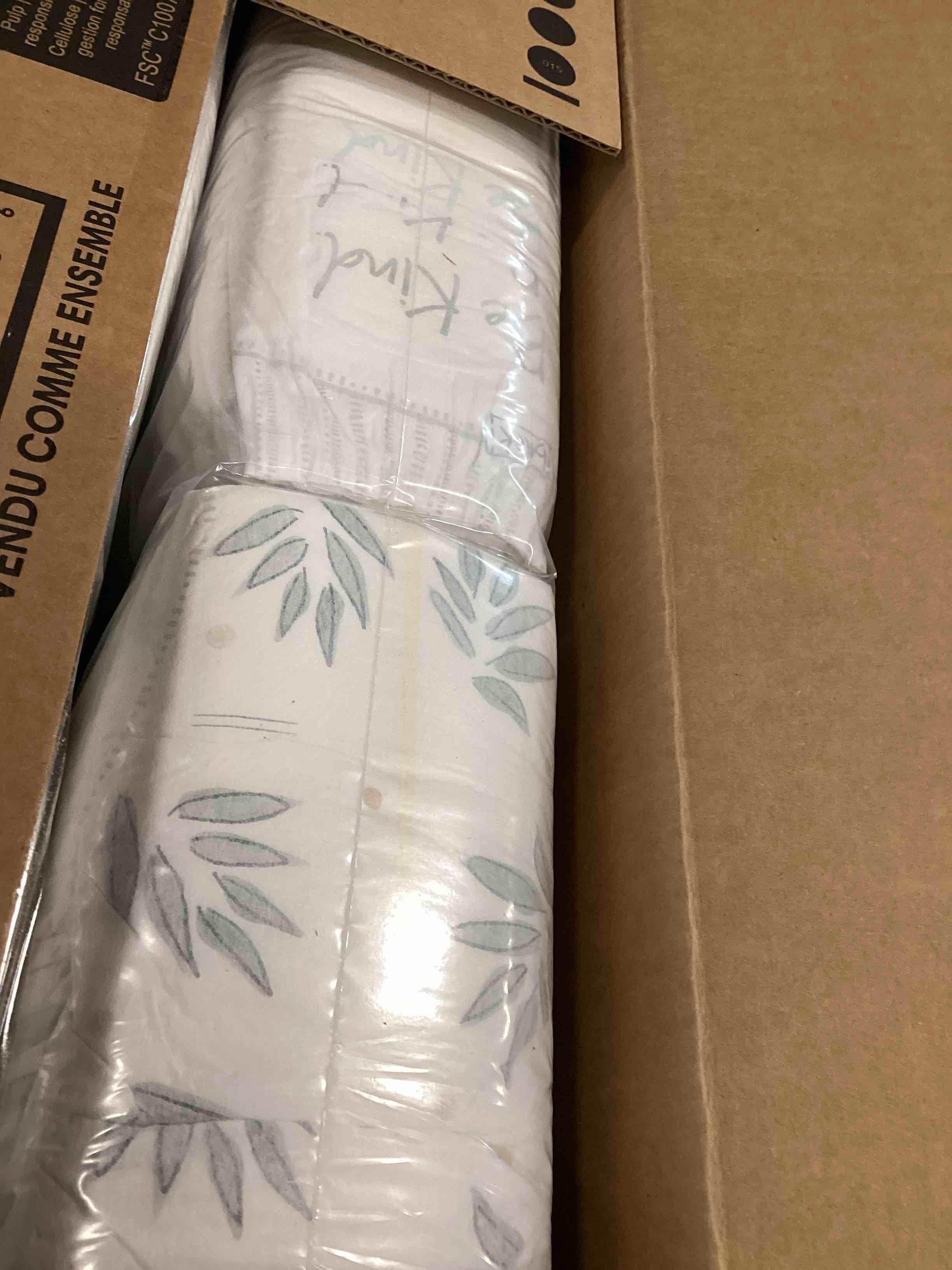 https://s3.amazonaws.com/lotting-images-prod/bidfta/PPE2098445_1743774272619.jpeg
