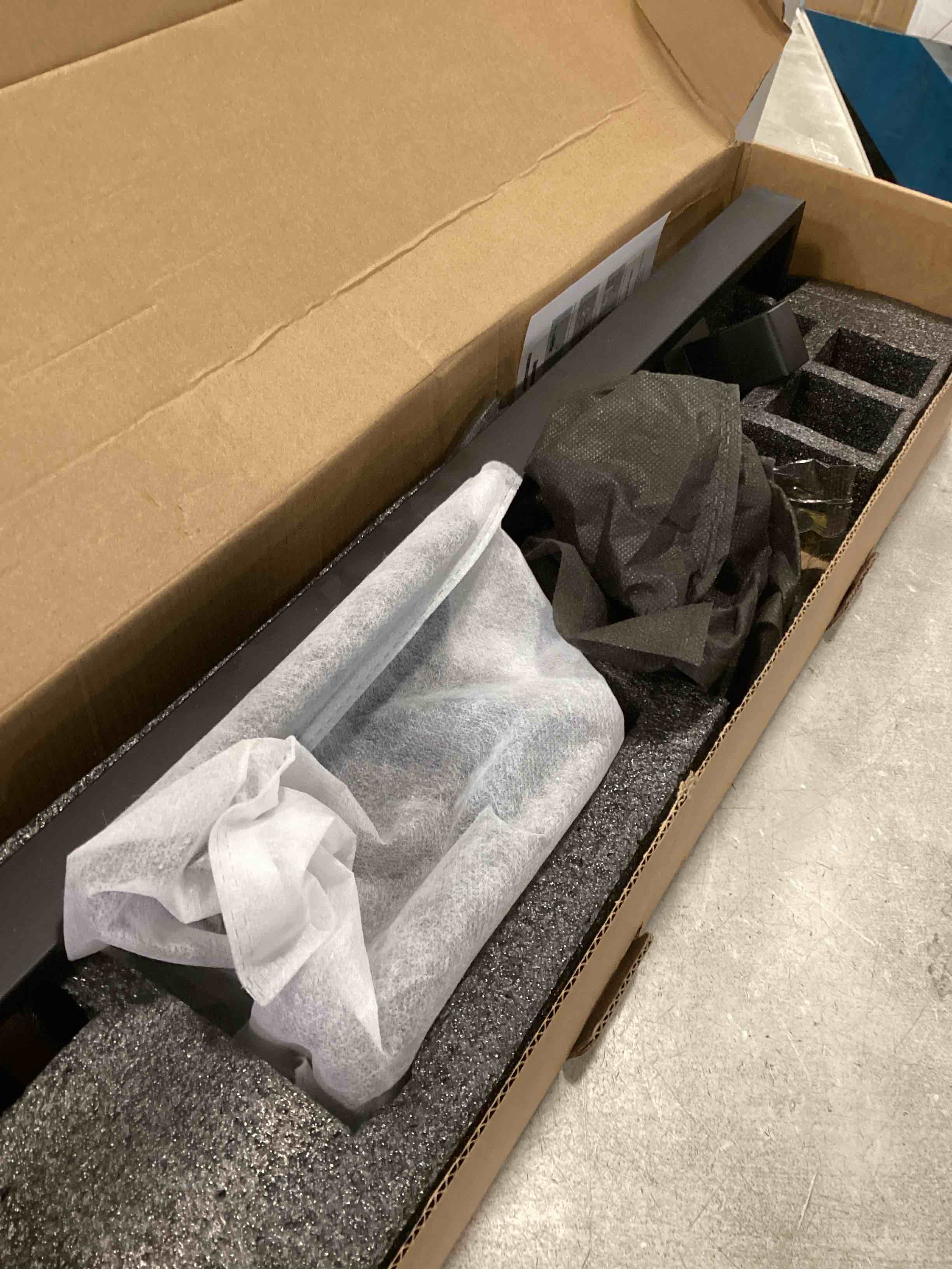 https://s3.amazonaws.com/lotting-images-prod/bidfta/PPE2098768_1744043828146.jpeg