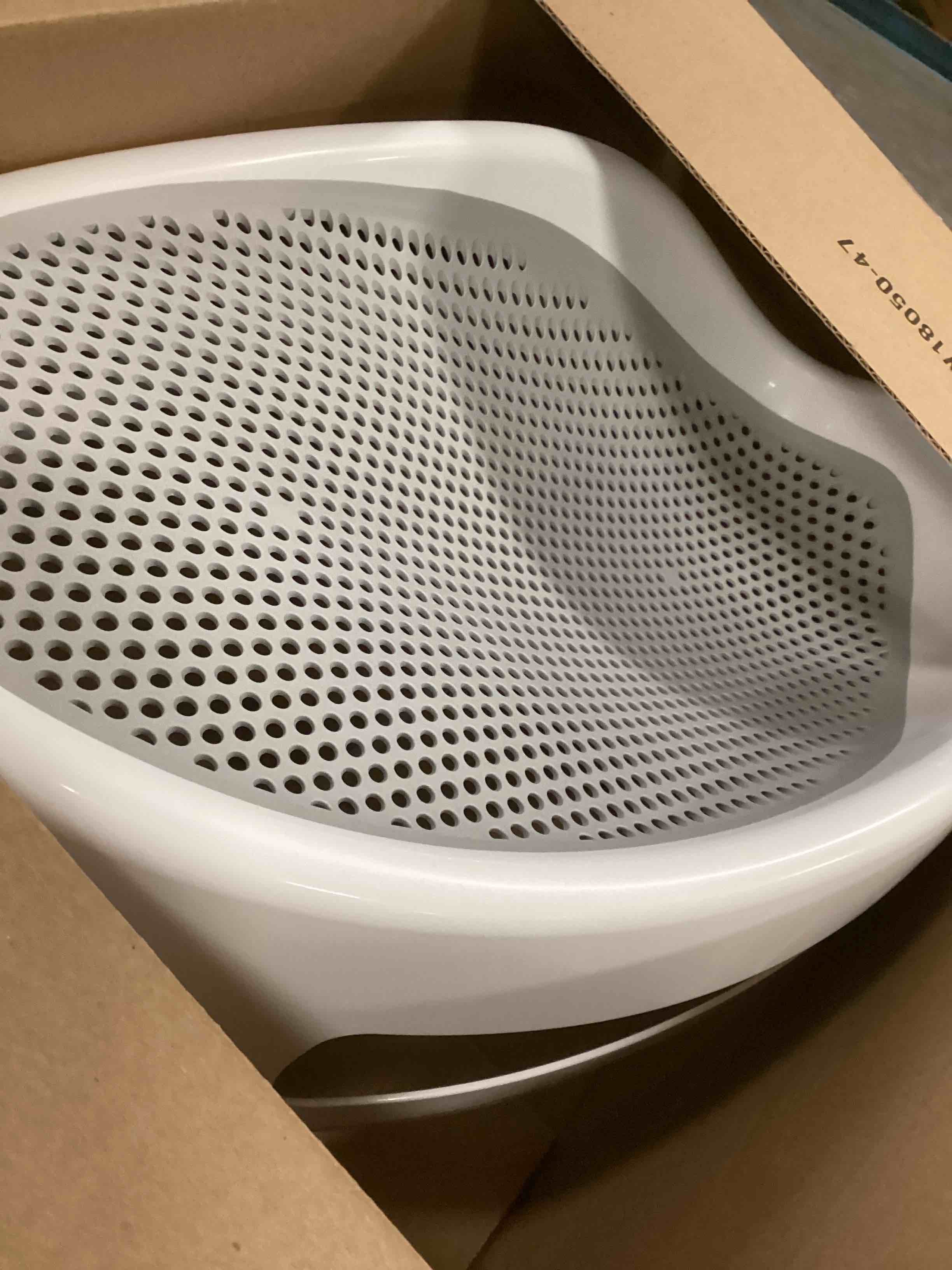 https://s3.amazonaws.com/lotting-images-prod/bidfta/PPE2099149_1744219387664.jpeg