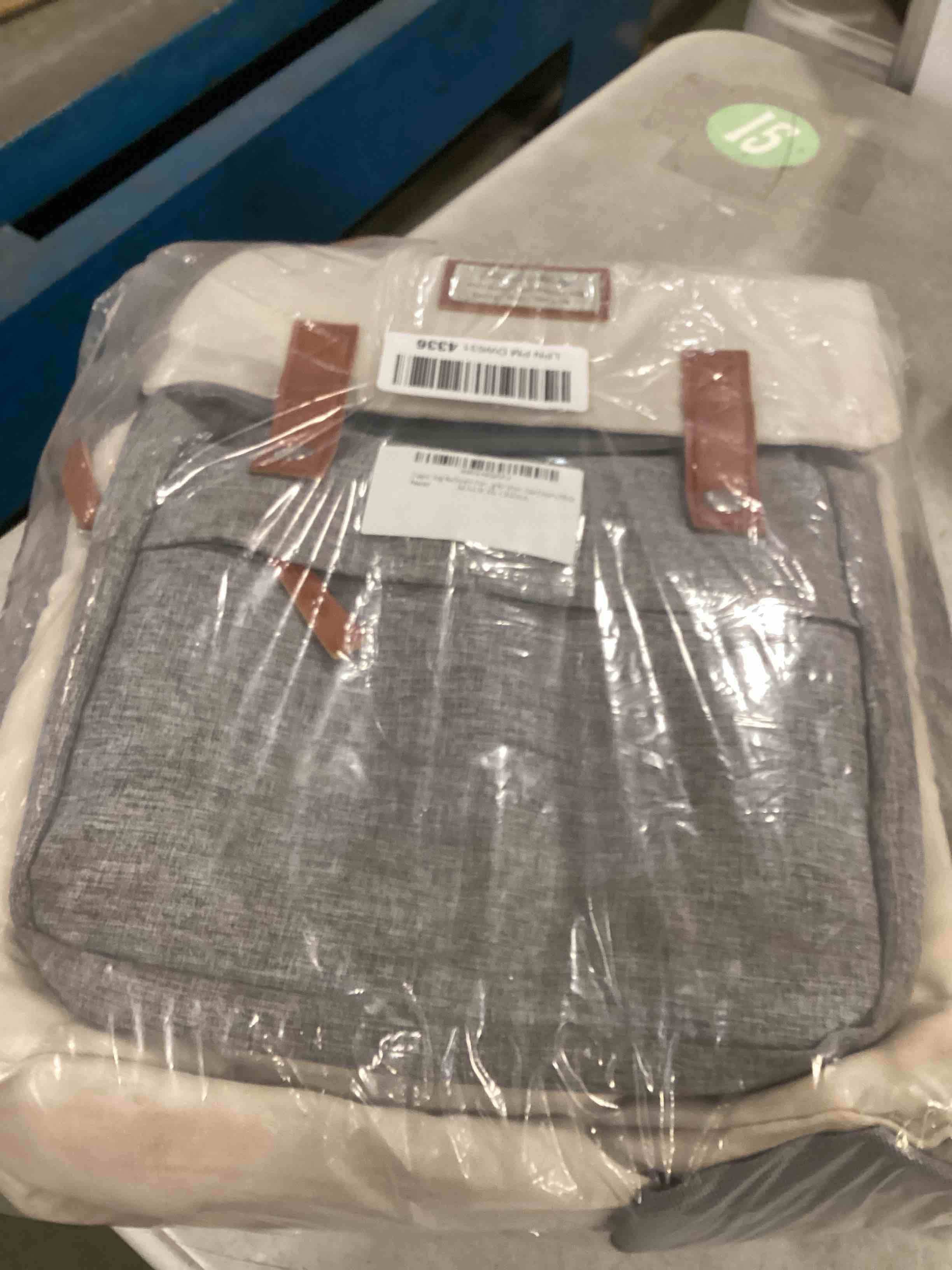 https://s3.amazonaws.com/lotting-images-prod/bidfta/PPE2099986_1744747526227.jpeg